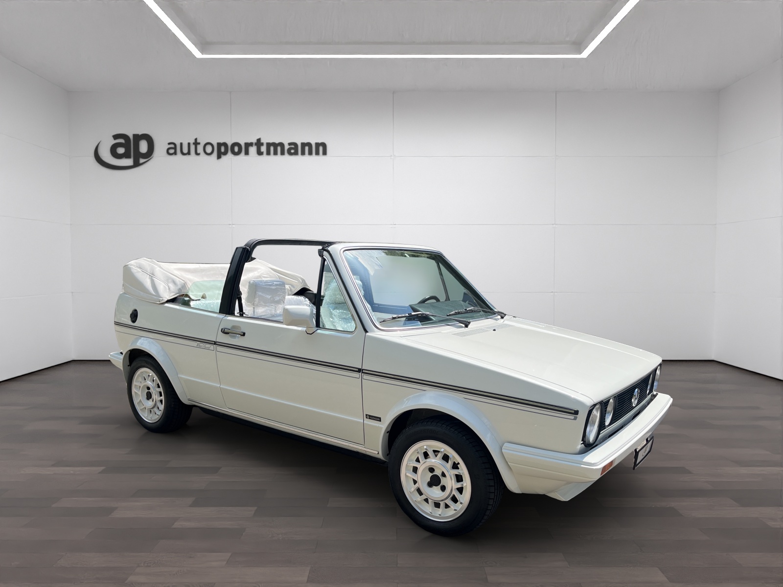 VW Golf Cabriolet 1800 White Special