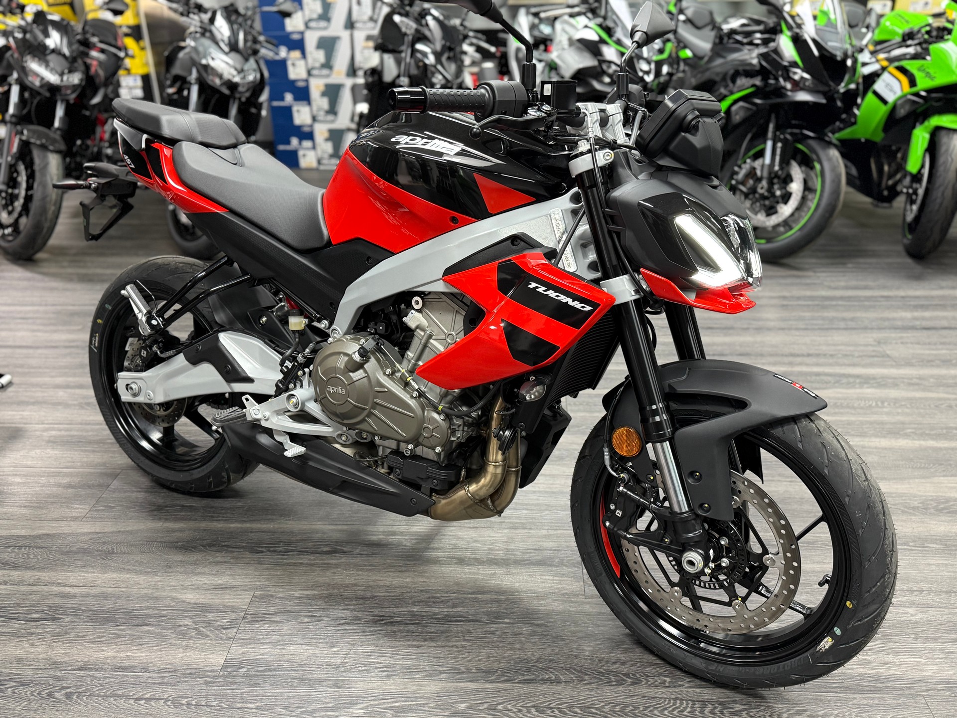 APRILIA Tuono 457 E5+ 2025 Piranha Red (35kW)-image-2