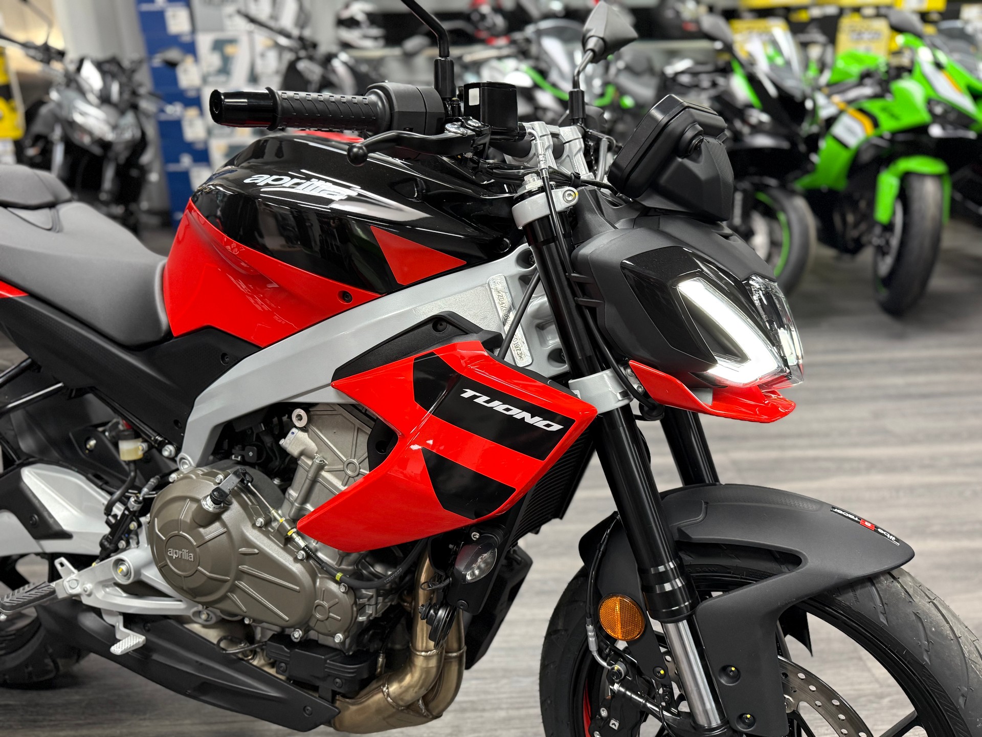 APRILIA Tuono 457 E5+ 2025 Piranha Red (35kW)-image-3