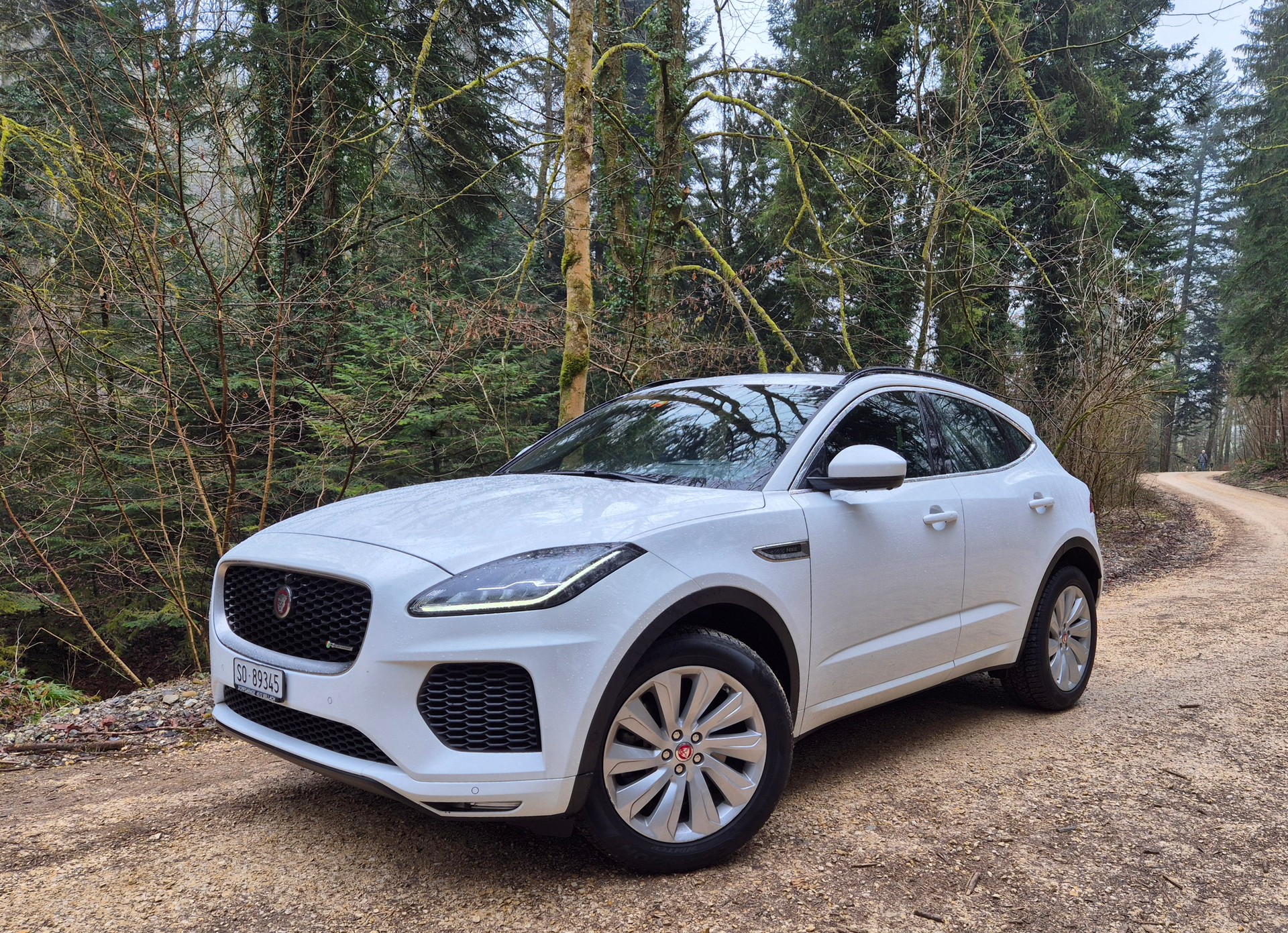 JAGUAR E-Pace D240 AWD | Premium SUV | Navi | LED | Leder | CH-Fahrzeug-image-1
