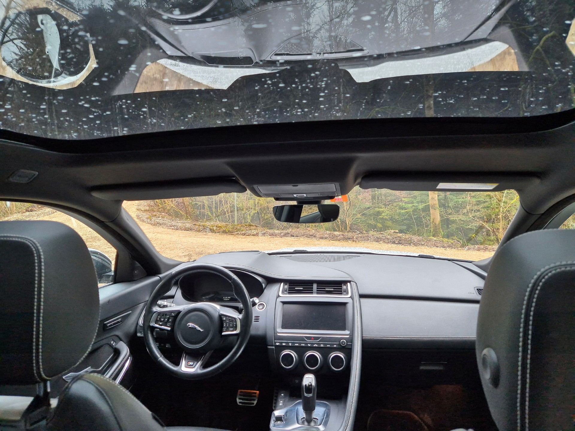 JAGUAR E-Pace D240 AWD | Premium SUV | Navi | LED | Leder | CH-Fahrzeug-image-5