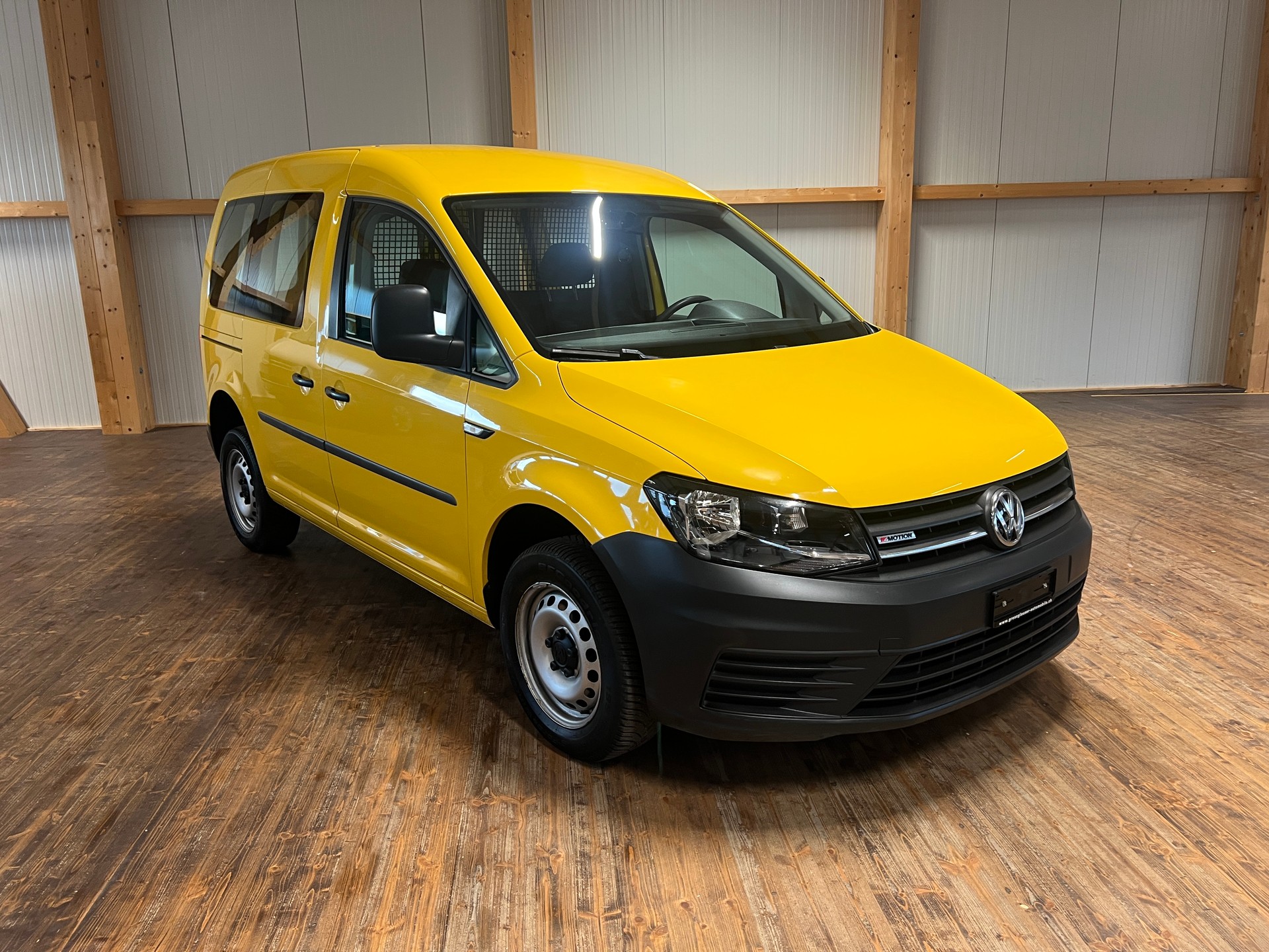VW Caddy 2.0TDI BlueMotion Technology-showroom-element-2