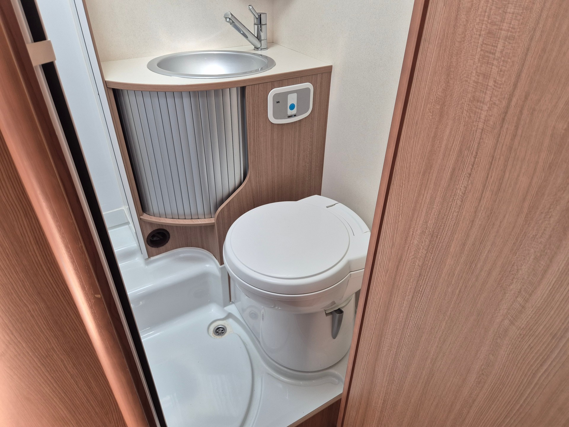 ADRIA Axess M680 SP-image-11