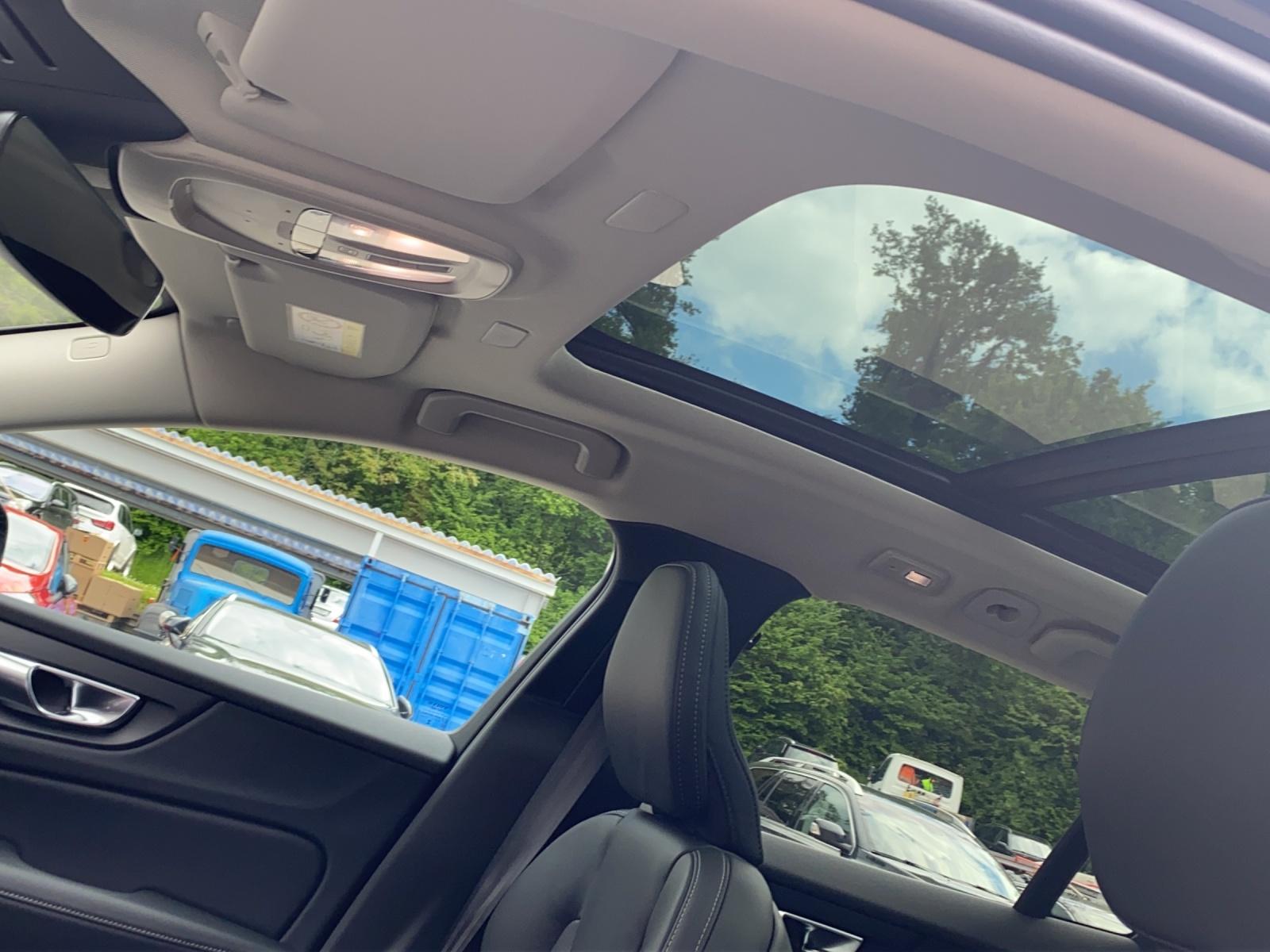 VOLVO V60 2.0 T6 TE Plus Dark eAWD-image-19