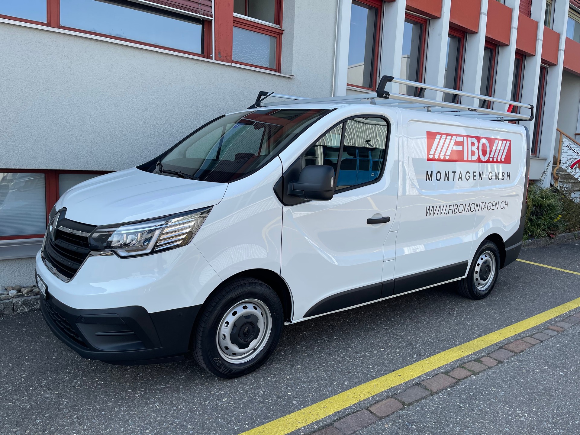 RENAULT Trafic 2.0 Blue dCi110 Business L1H1 EN