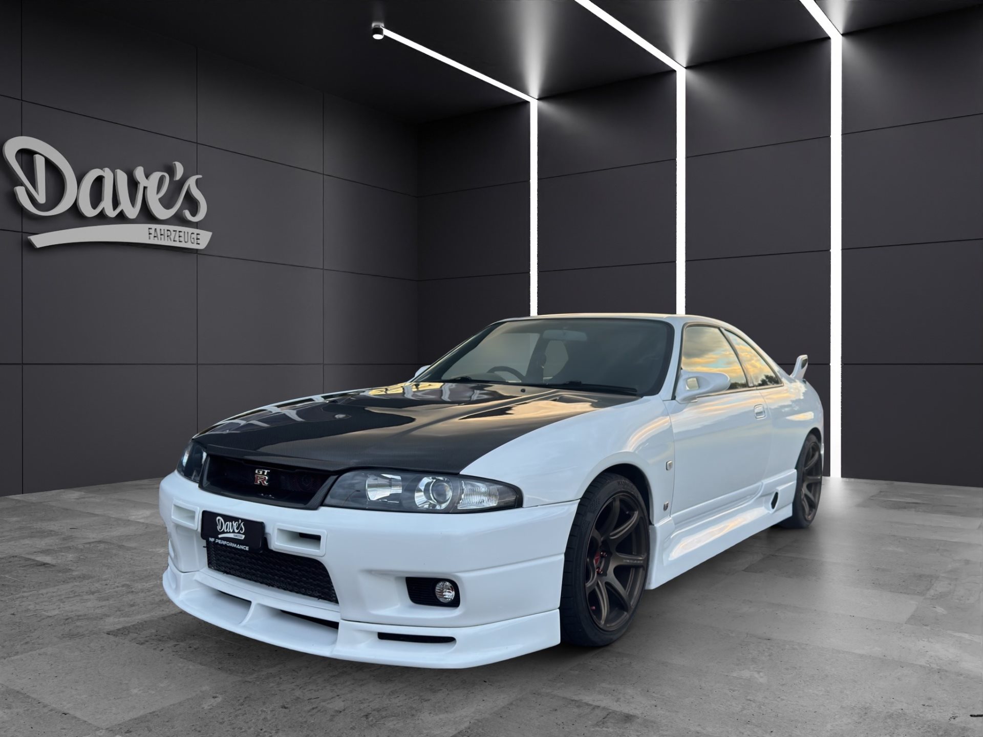 NISSAN Skyline GT-R33 V-SPEC-showroom-element-1