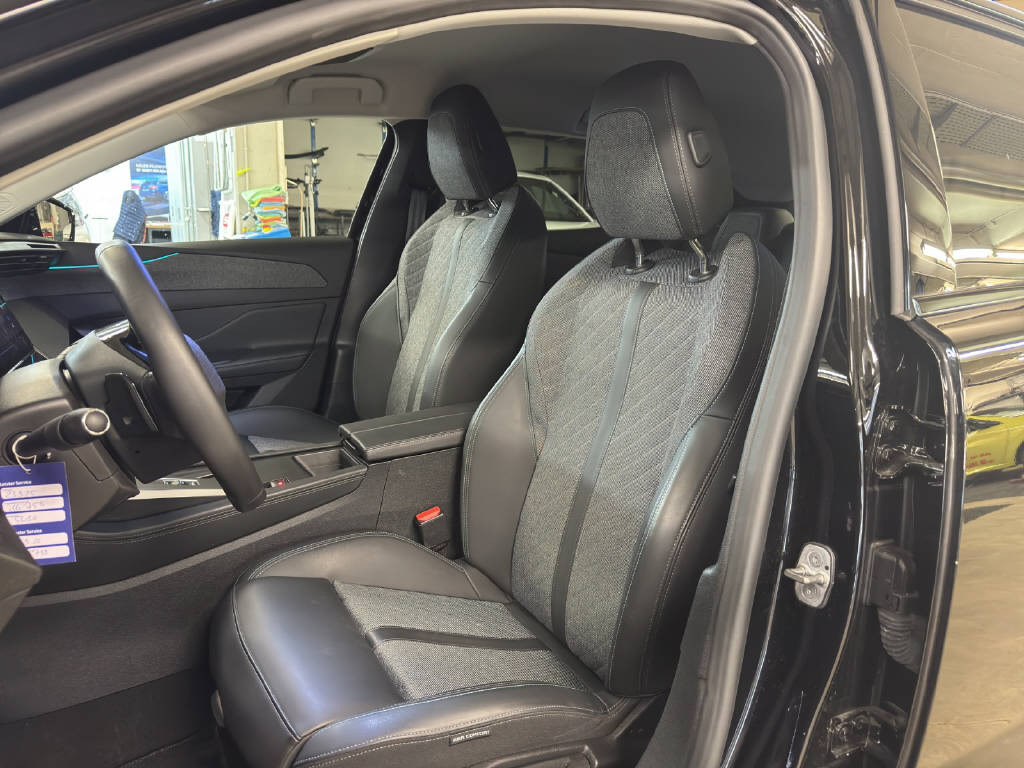 PEUGEOT 408 1.2 PureTech Allure Pack-image-4