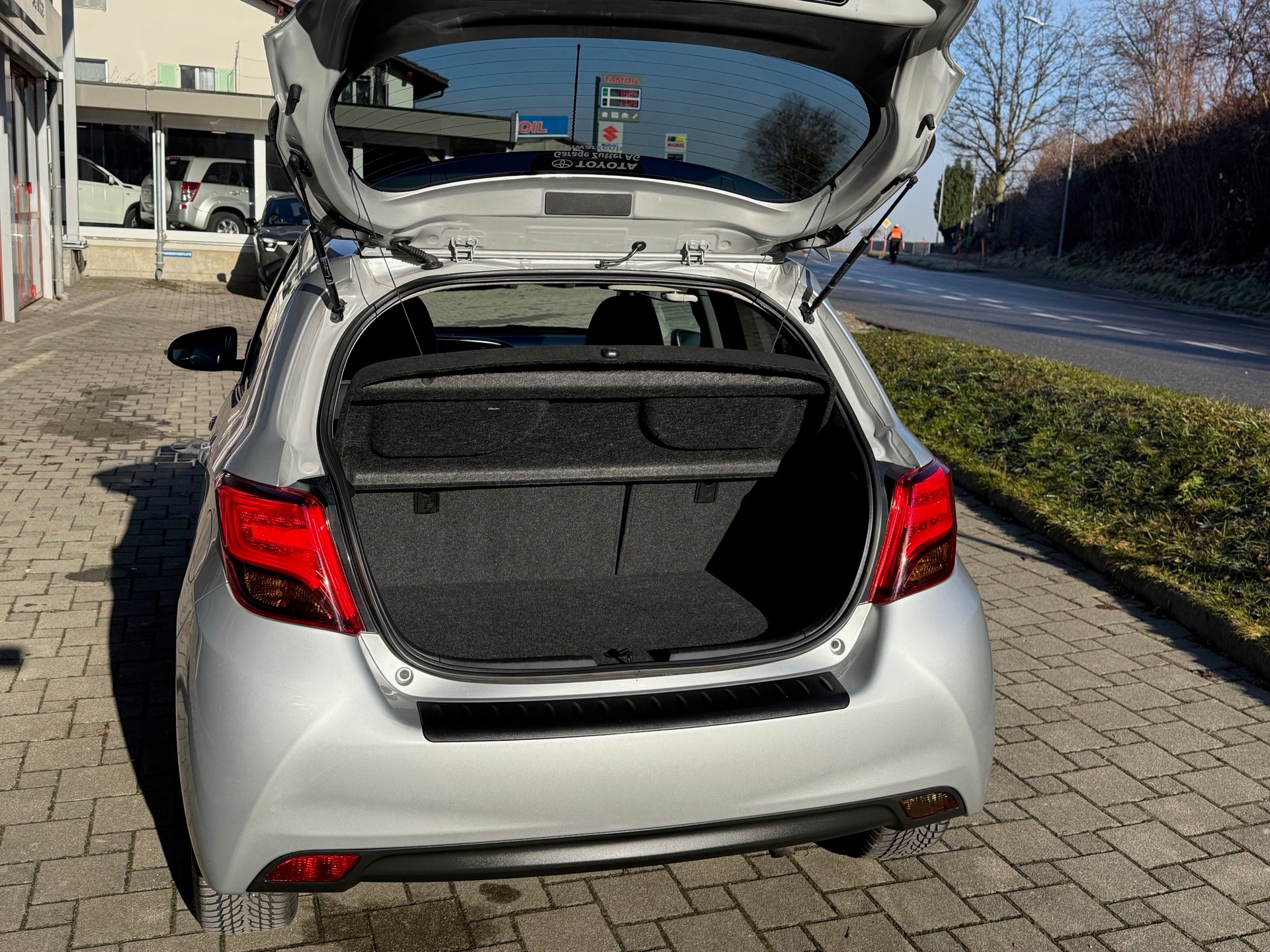 TOYOTA Yaris 1.5 VVT-i Hybrid Sol Premium e-CVT-image-7
