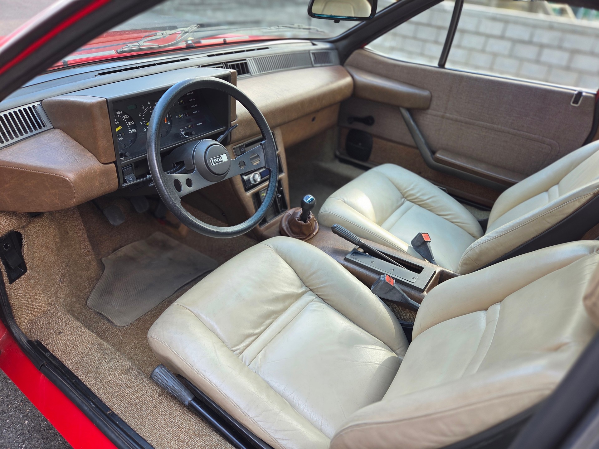 LANCIA Beta Montecarlo - rare 1ère série - excellent état - restaurée - Exp. vétéran 03.25-image-12