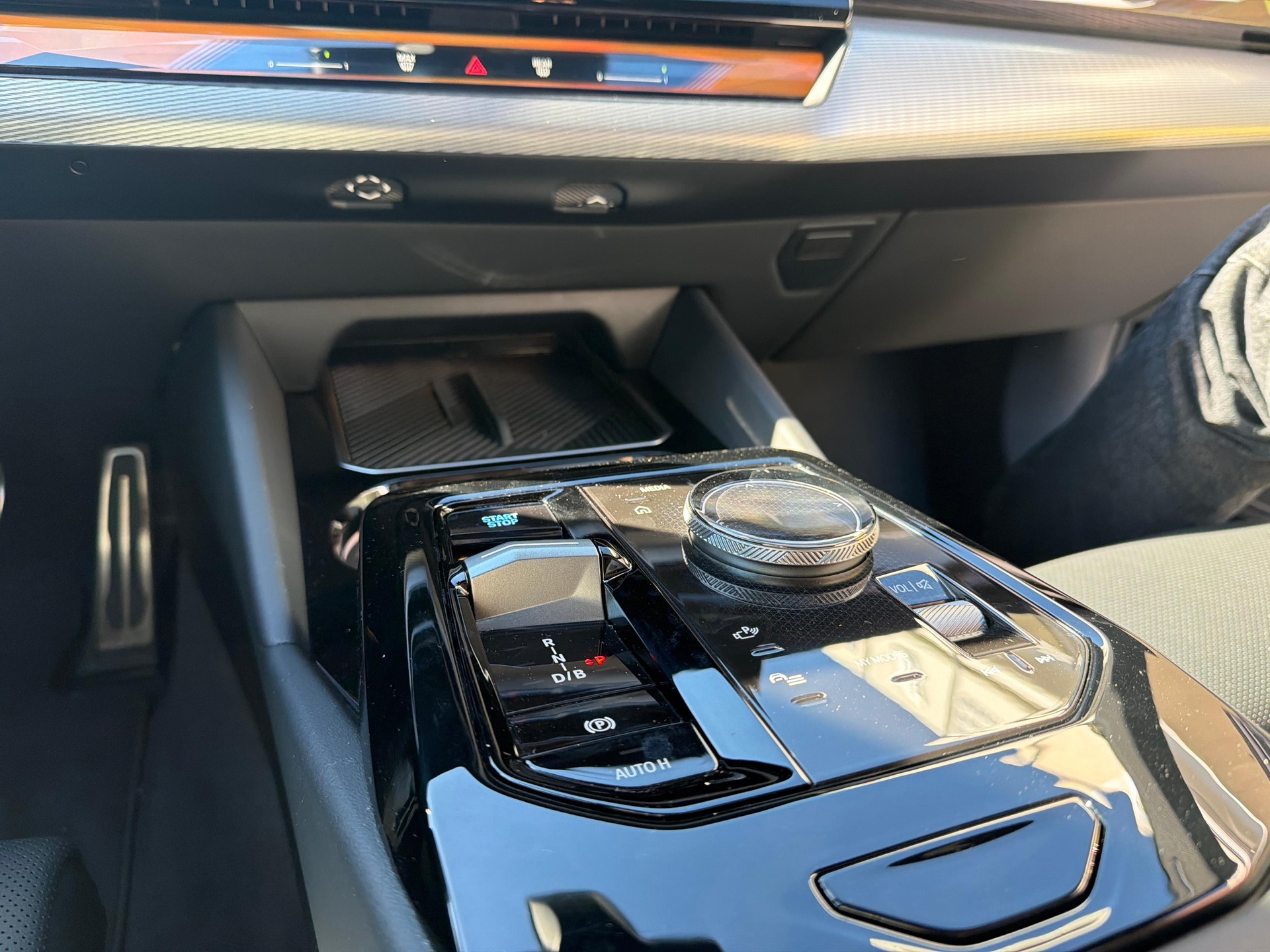 BMW i5 M60 xDrive-image-14