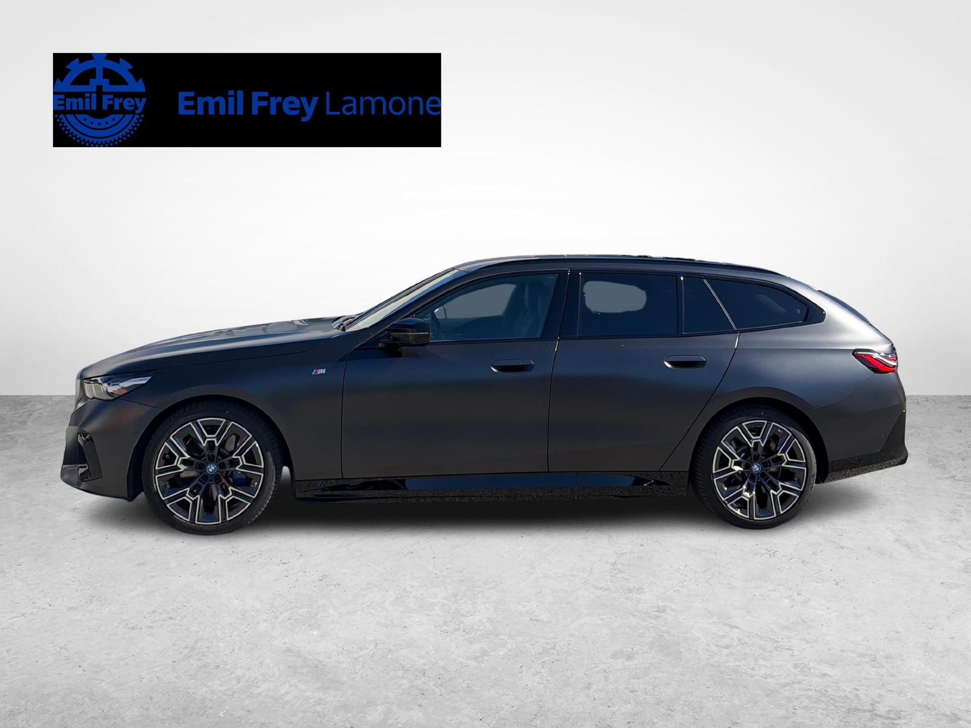 BMW i5 M60 xDrive-showroom-element-1