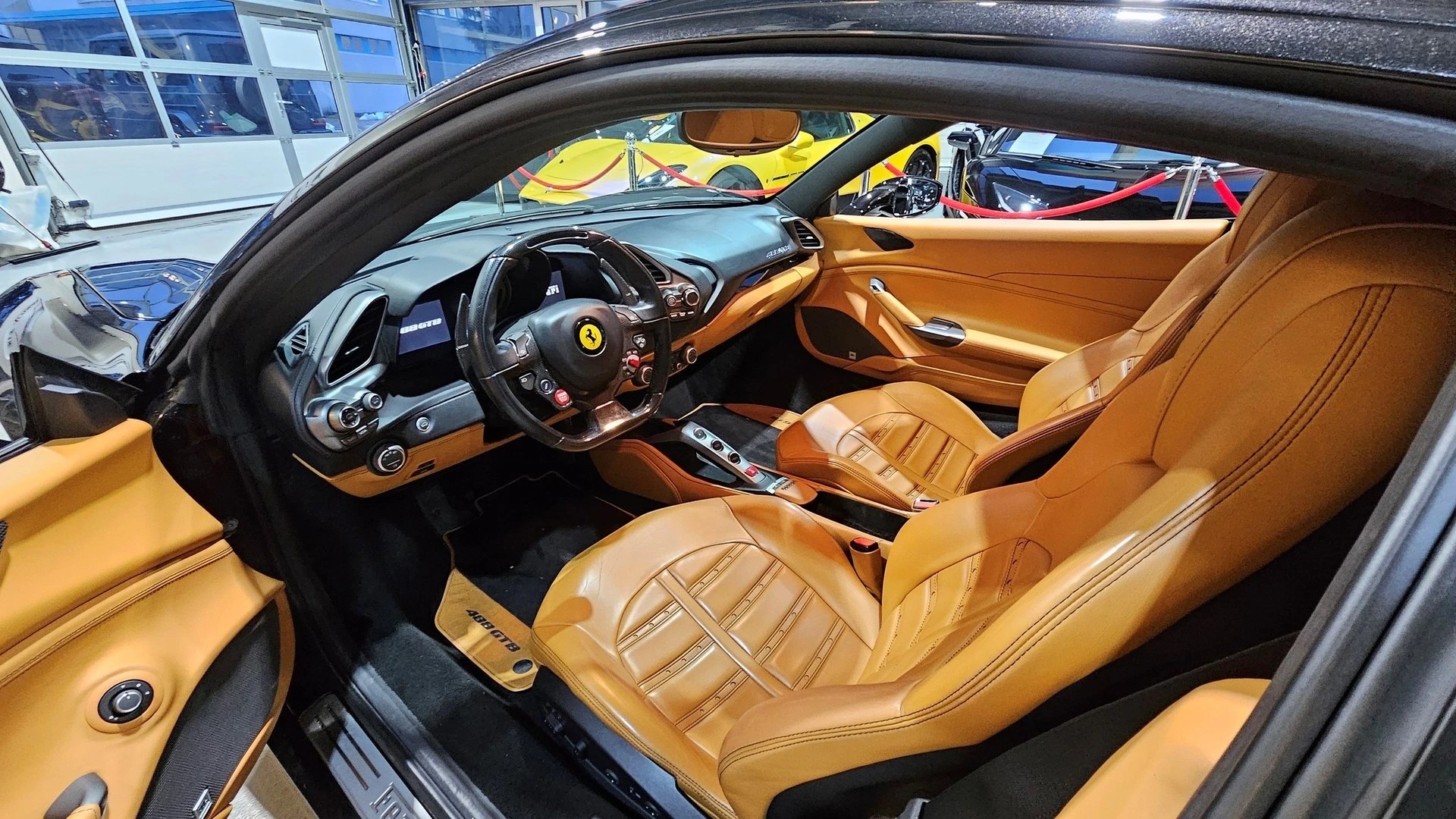 FERRARI 488 GTB 3.9 Turbo *CH-FAHRZEUG*-image-6
