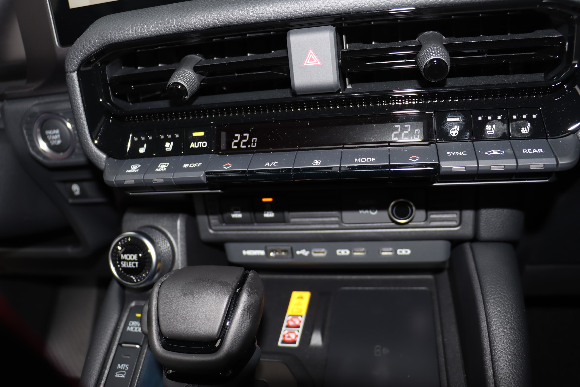 TOYOTA Land Cruiser 2.8TD 48V Style-image-17