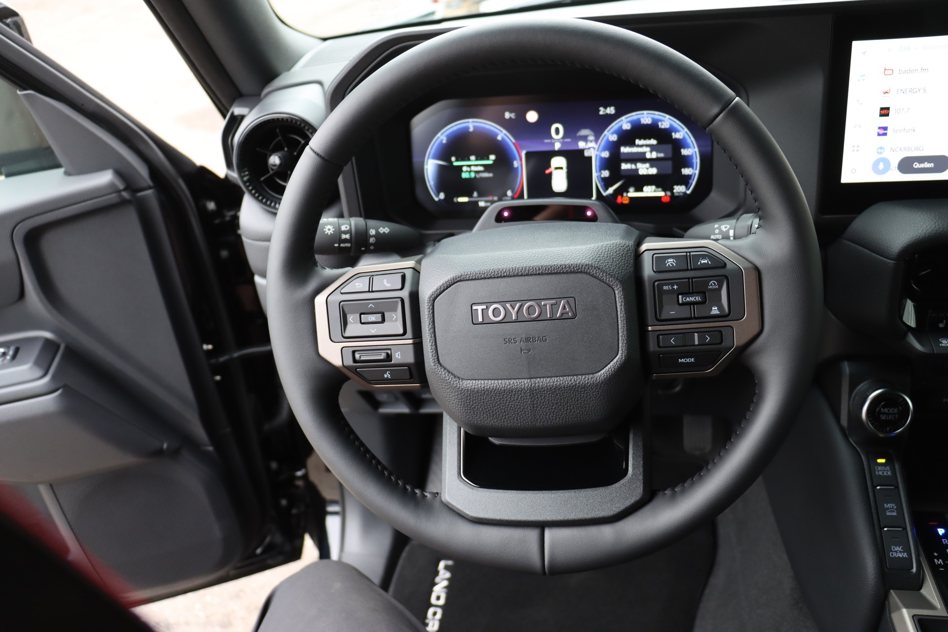 TOYOTA Land Cruiser 2.8TD 48V Style-image-18