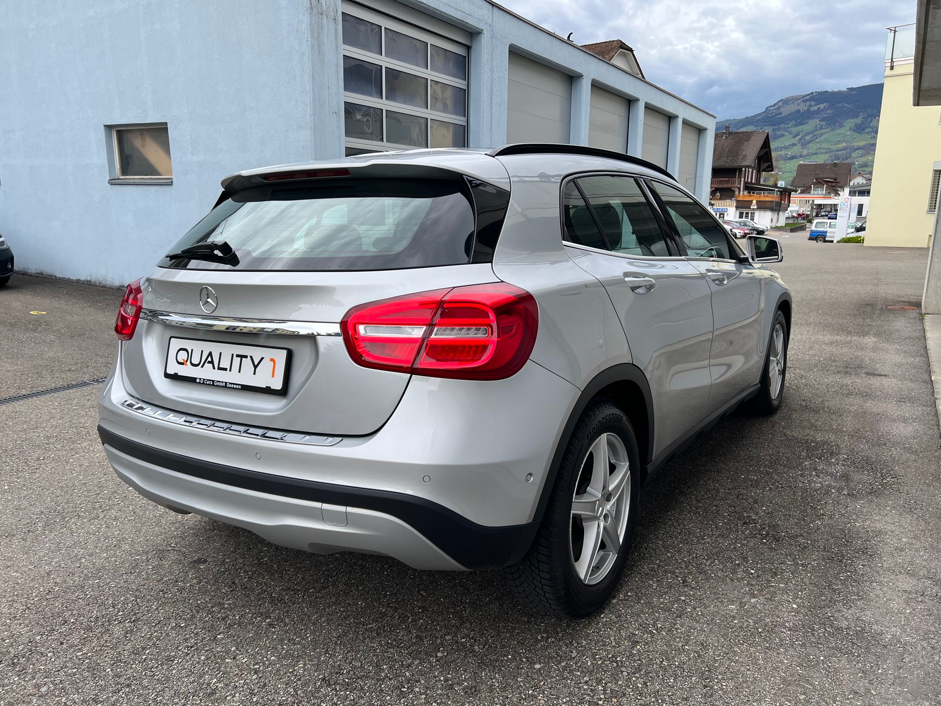 MERCEDES-BENZ GLA 200 CDI Swiss Star Edition 4Matic 7G-DCT-showroom-element-3