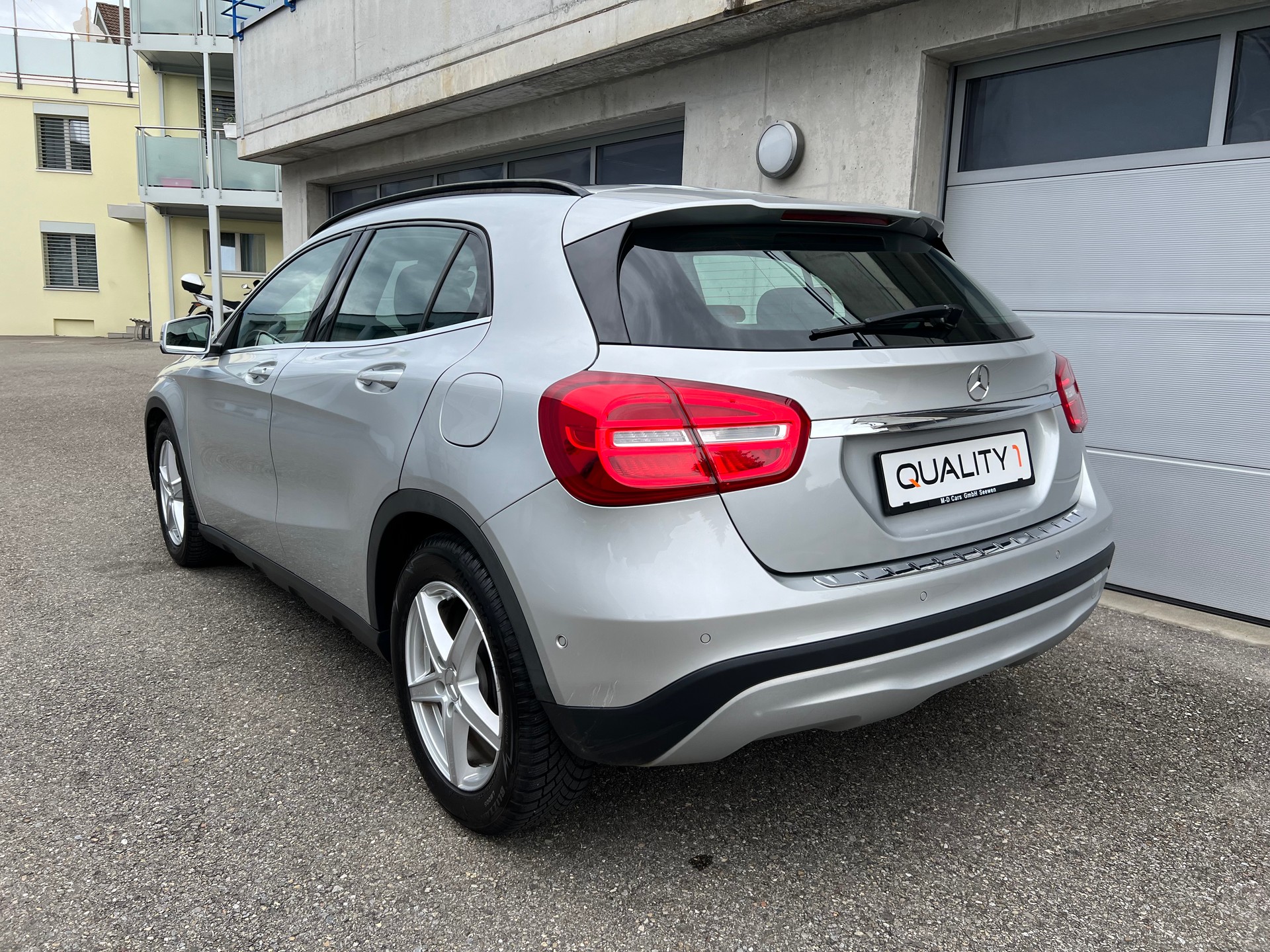 MERCEDES-BENZ GLA 200 CDI Swiss Star Edition 4Matic 7G-DCT-image-5