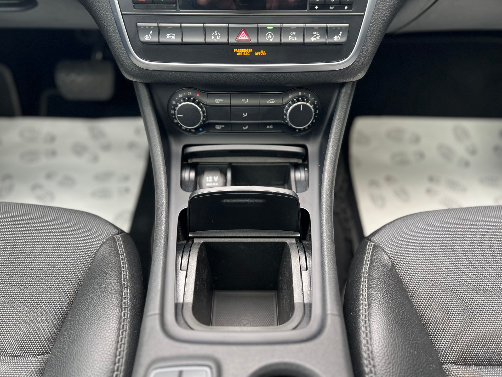 MERCEDES-BENZ GLA 200 CDI Swiss Star Edition 4Matic 7G-DCT-image-18