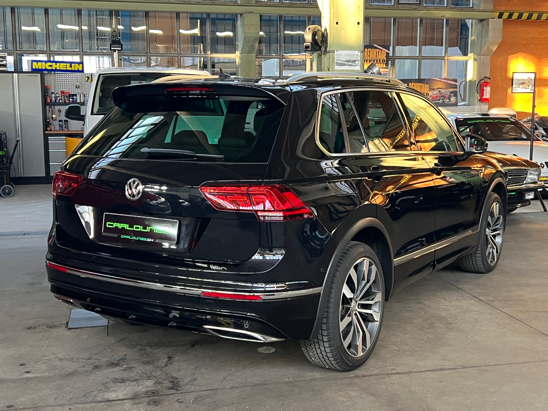VW Tiguan 2.0TSI Highline 4Motion ***** R-Line Paket ***** DSG-image-15