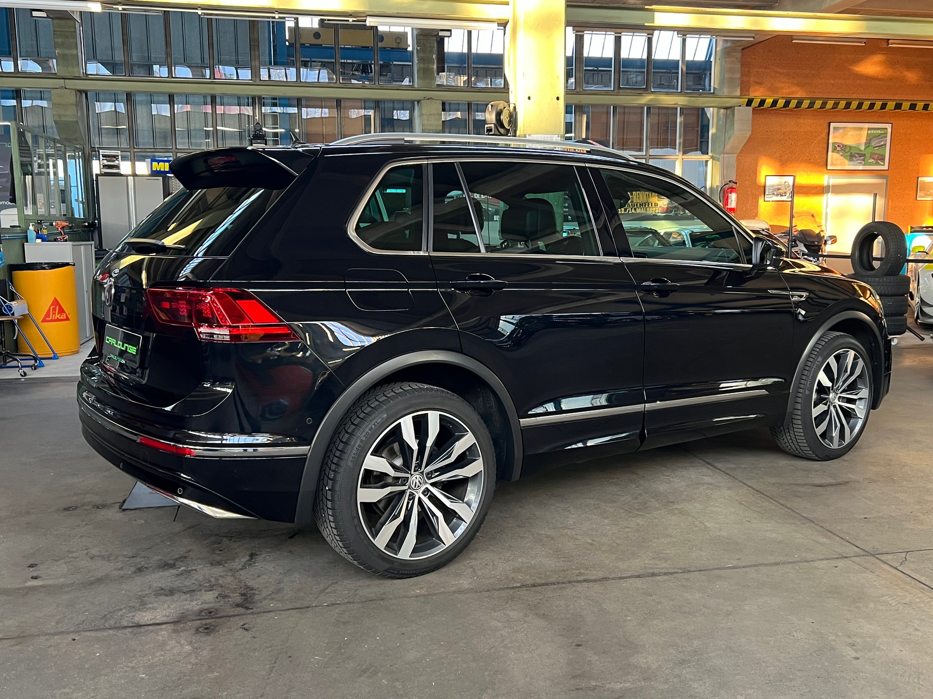 VW Tiguan 2.0TSI Highline 4Motion ***** R-Line Paket ***** DSG-image-16