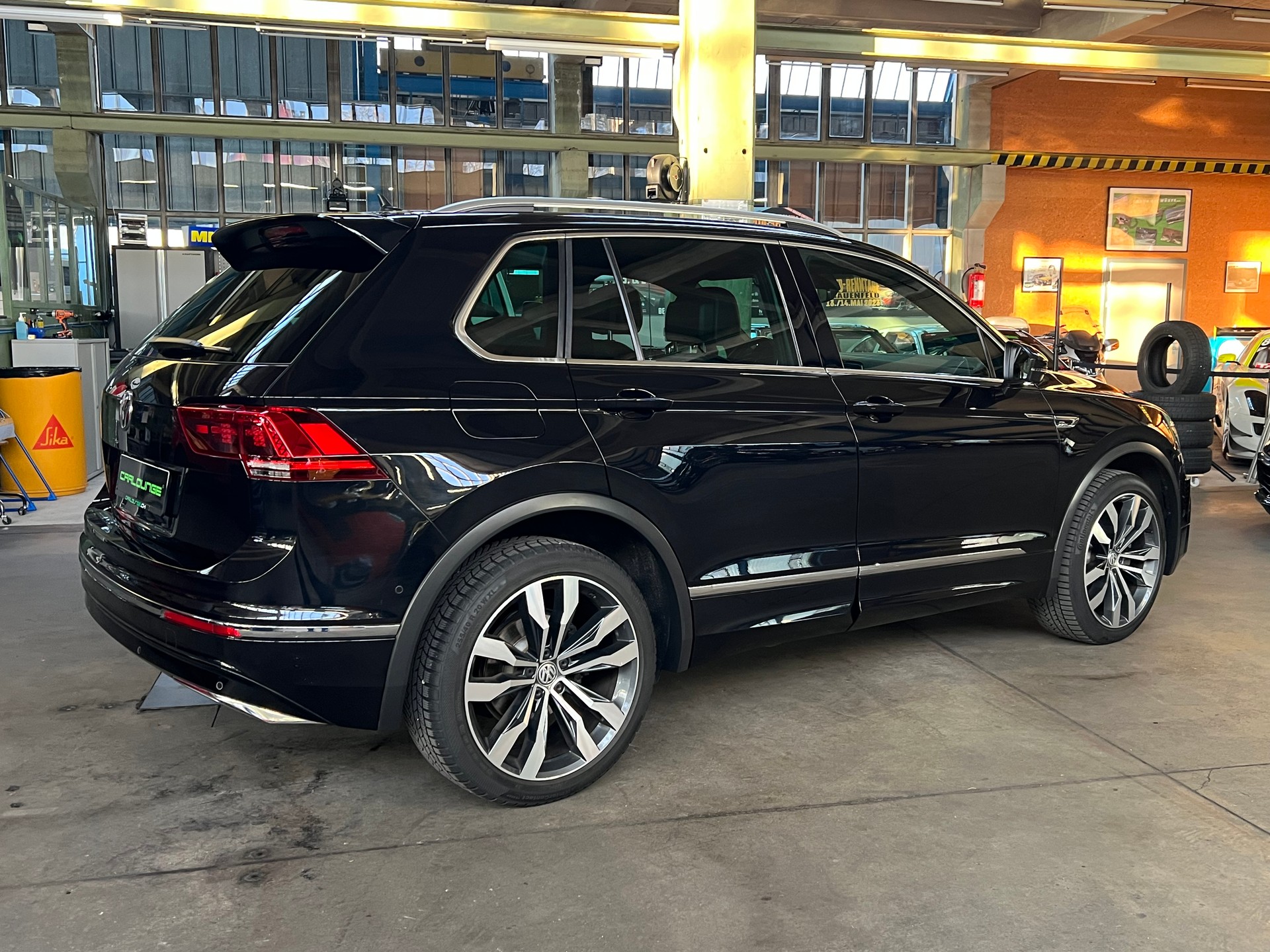 VW Tiguan 2.0TSI Highline 4Motion ***** R-Line Paket ***** DSG-image-14