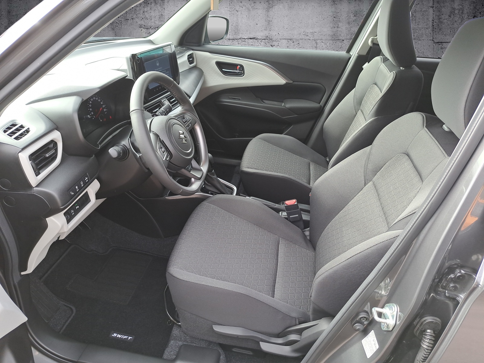 SUZUKI Swift 1.2 Sakura Top Hybrid-image-9