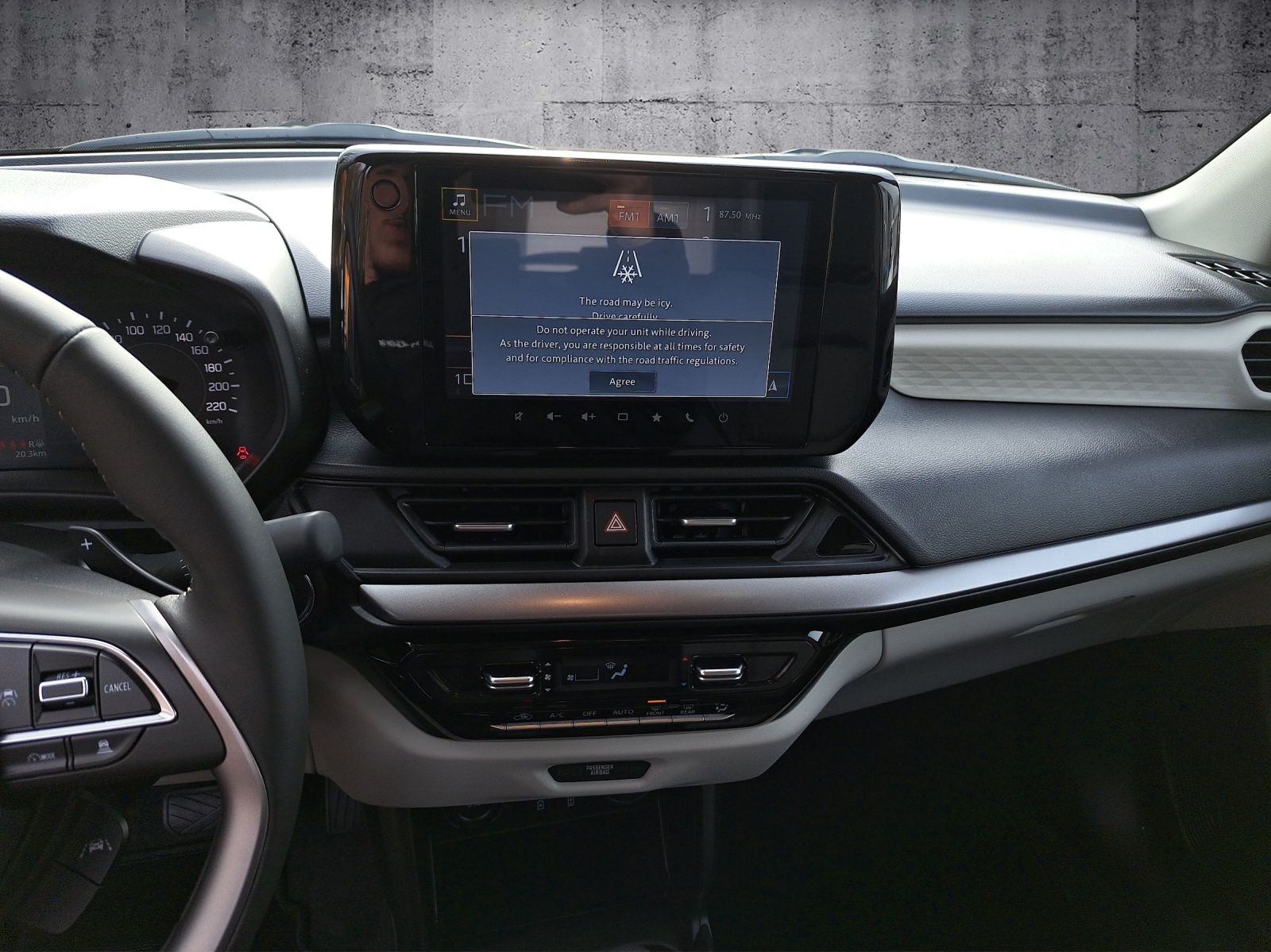 SUZUKI Swift 1.2 Sakura Top Hybrid-image-13
