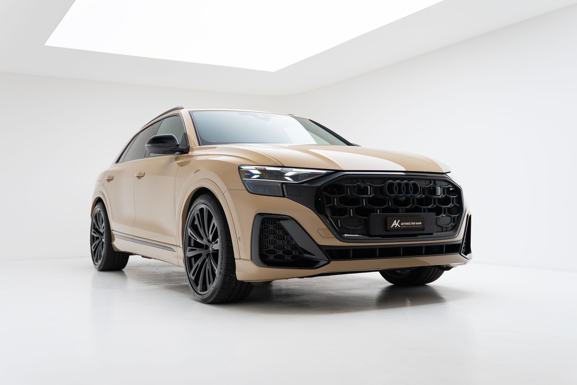 AUDI SQ8 SUV TFSI quattro tiptronic - AUDI Exclusive-showroom-element-1