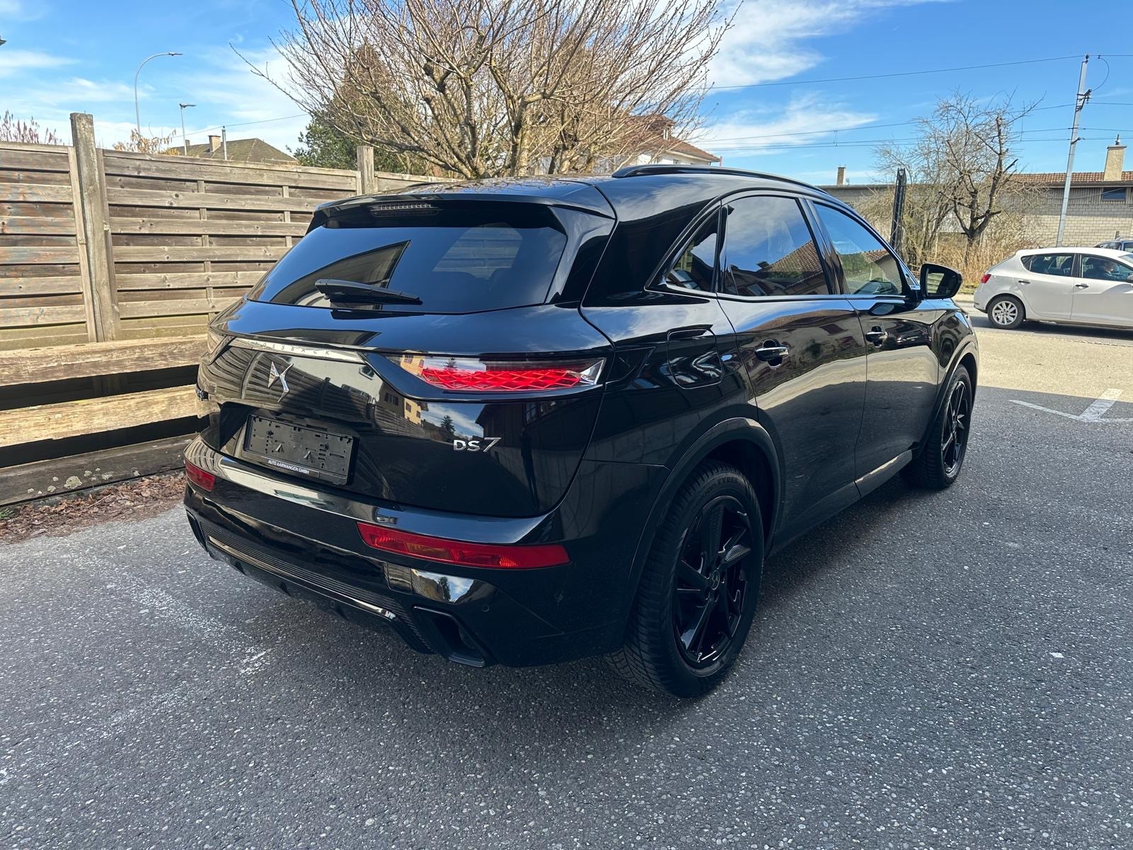DS AUTOMOBILES DS 7 Crossback E-Tense 300 SO Chic-showroom-element-2