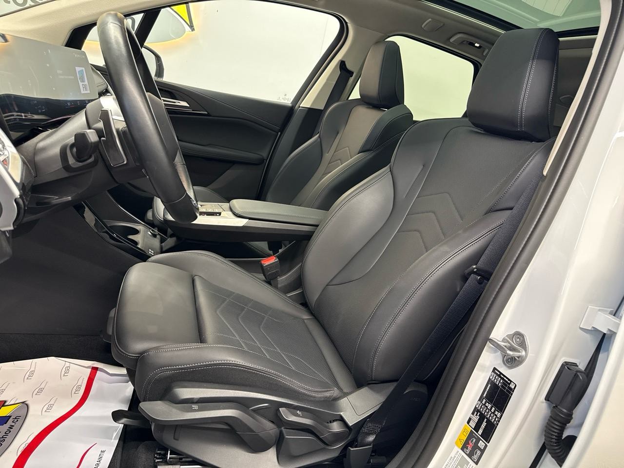 BMW 225e xDrive Active Tourer Luxury Line-showroom-element-3