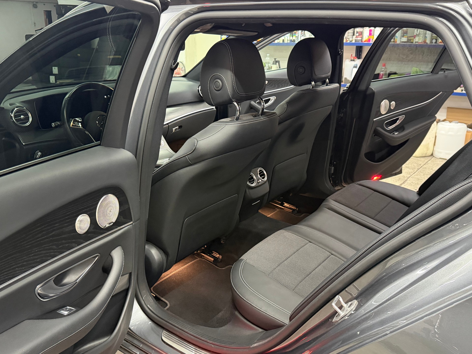MERCEDES-BENZ E 220 d T 4Matic Swiss Star 9G-Tronic-image-8