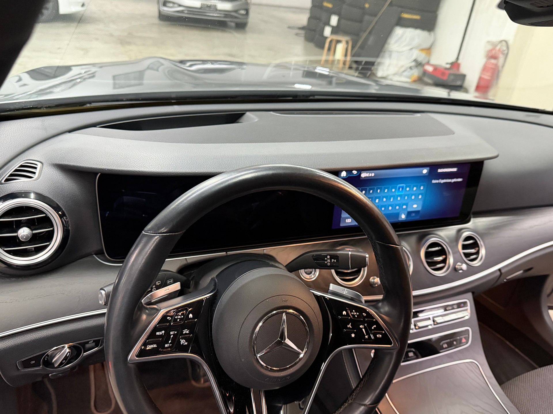 MERCEDES-BENZ E 220 d T 4Matic Swiss Star 9G-Tronic-image-6