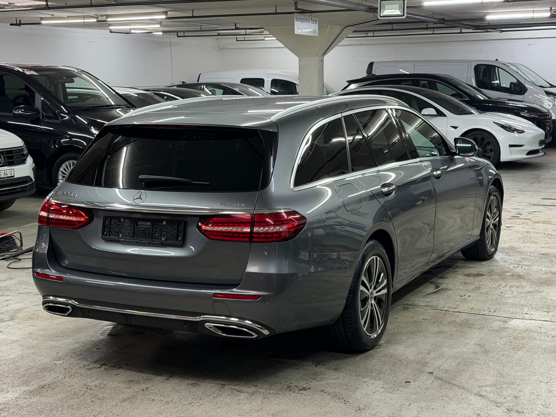 MERCEDES-BENZ E 220 d T 4Matic Swiss Star 9G-Tronic-image-4