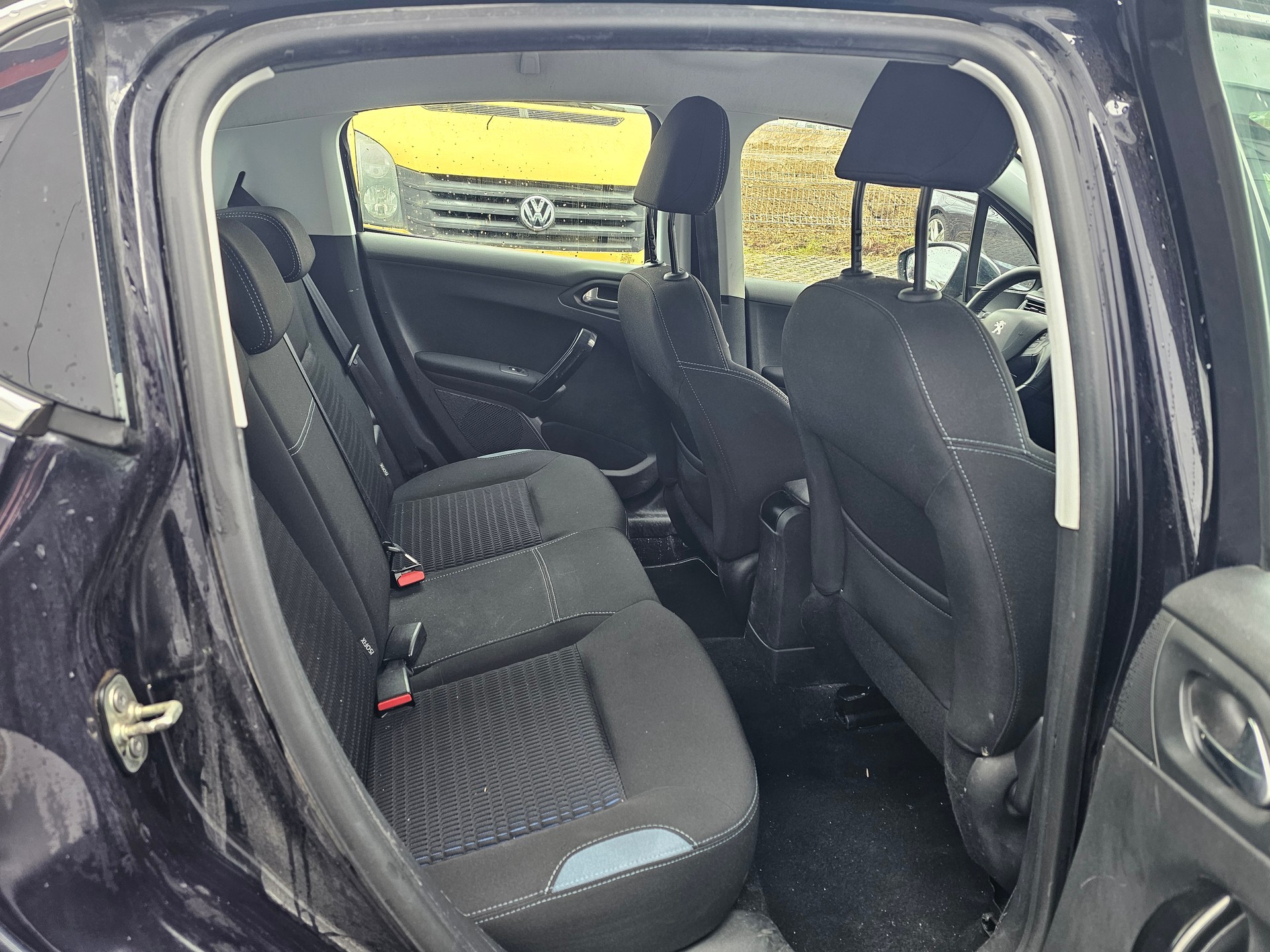 PEUGEOT 208 1.6 VTI Allure-image-11
