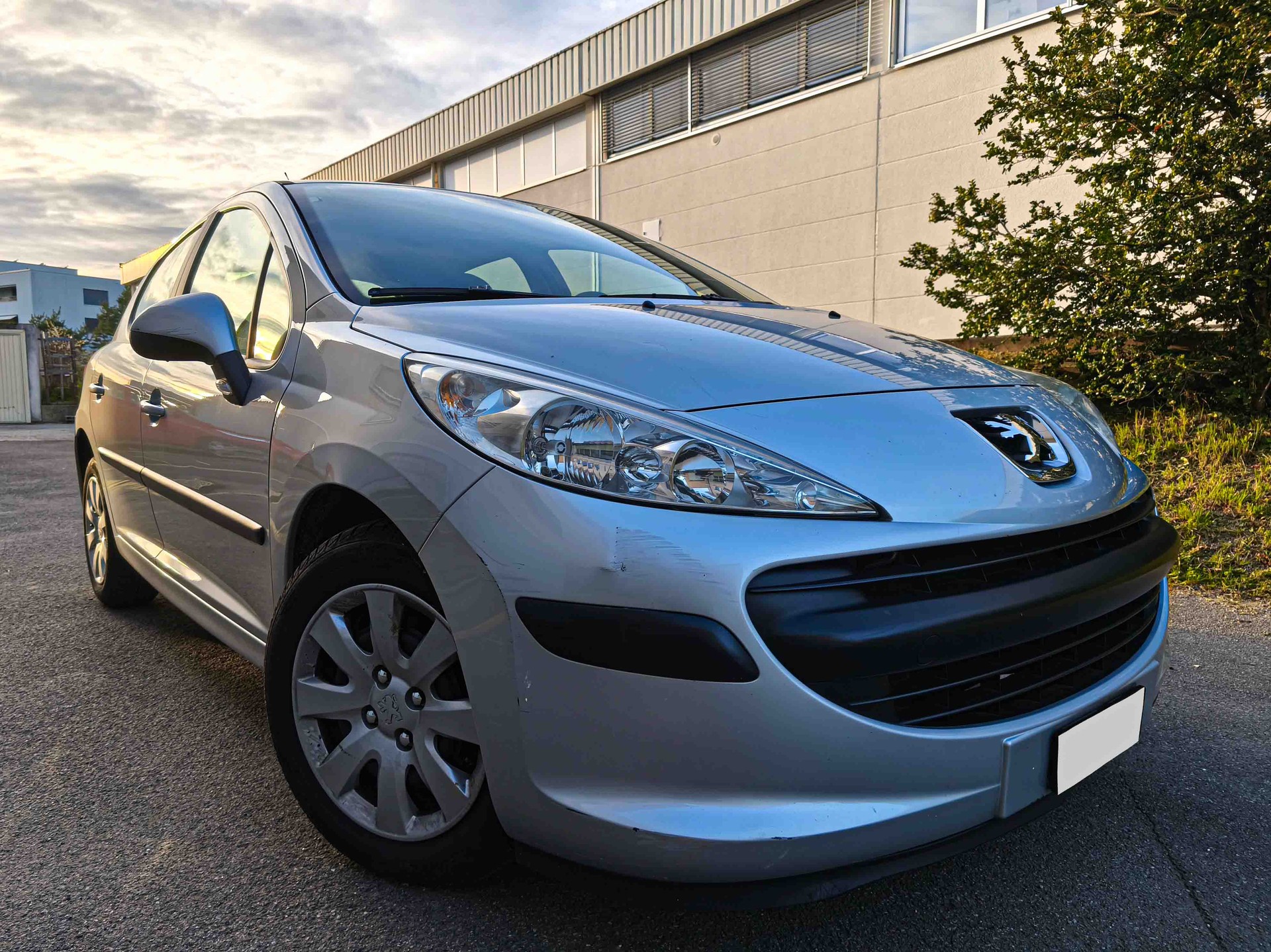 PEUGEOT 207 1.4 16V Sport-image-1