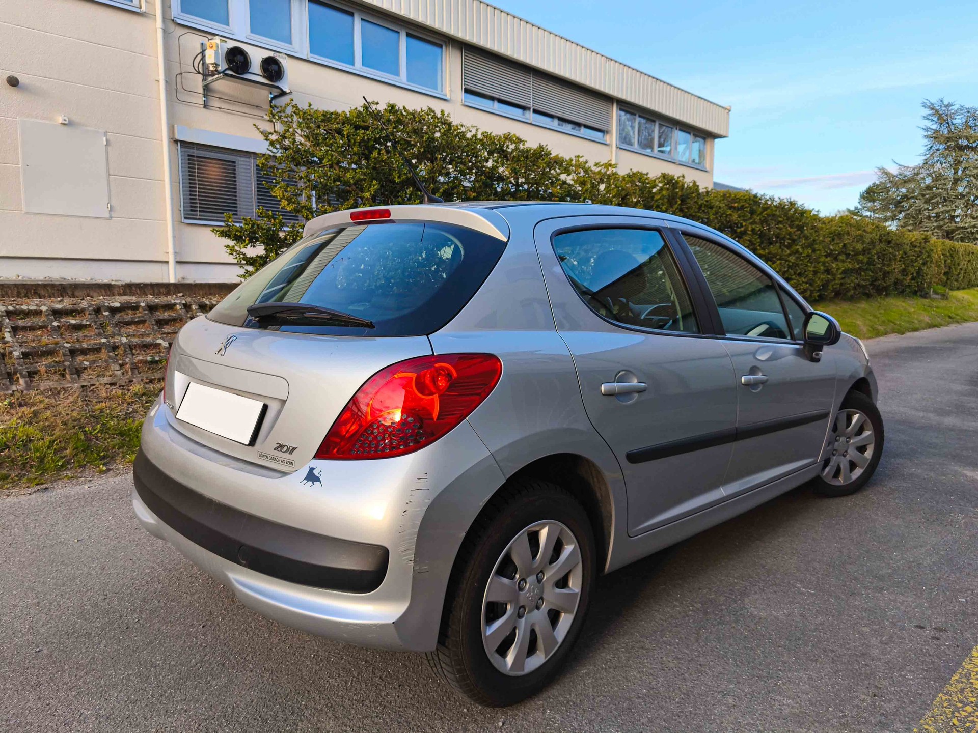 PEUGEOT 207 1.4 16V Sport-image-3