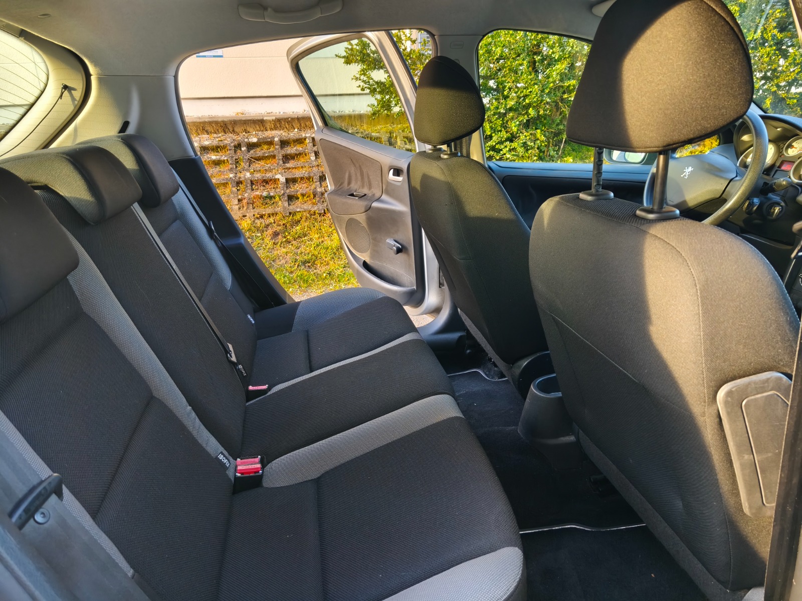 PEUGEOT 207 1.4 16V Sport-image-8