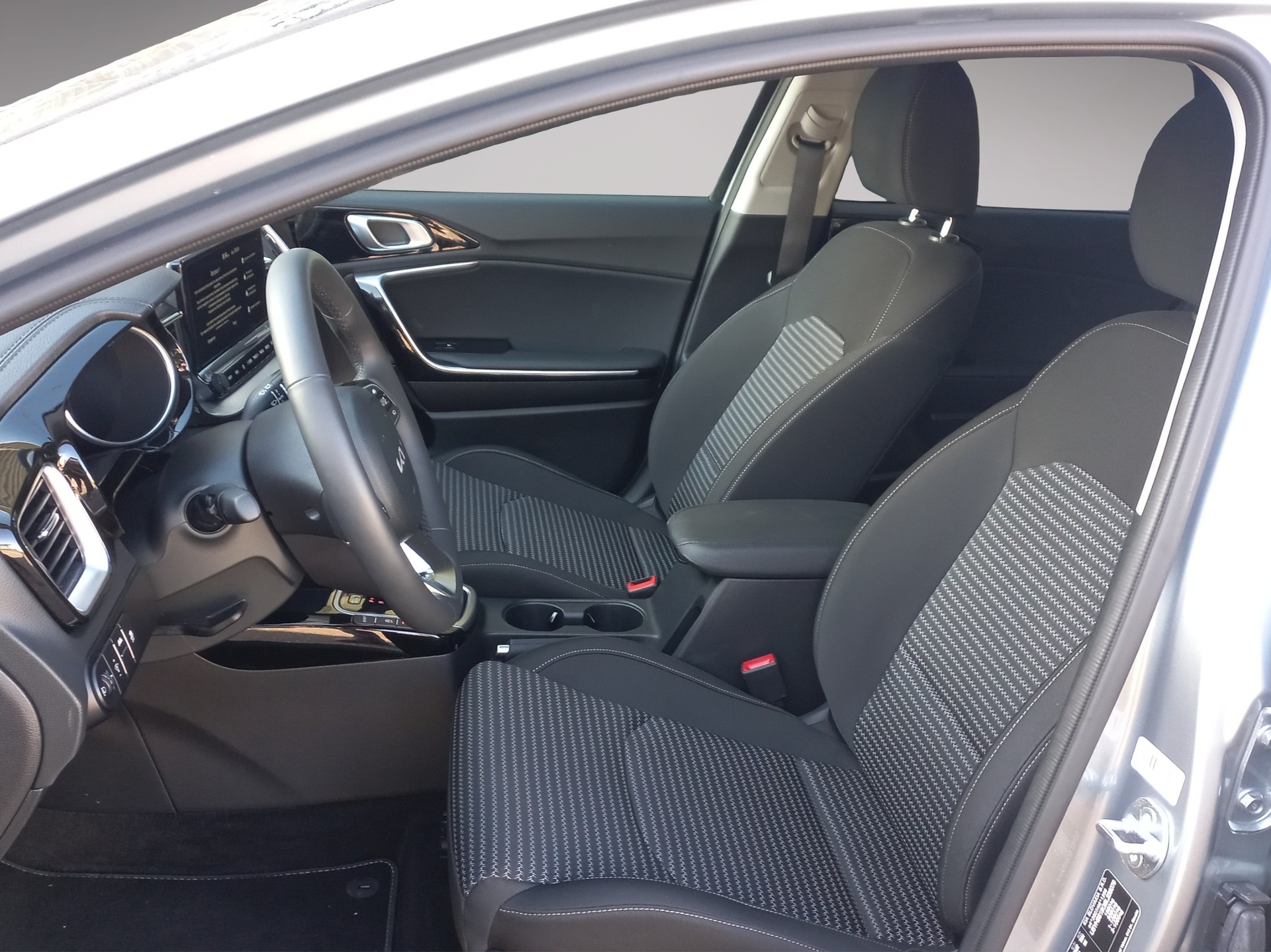 KIA Ceed Sportswagon 1.5 T-GDi Power DCT-image-12