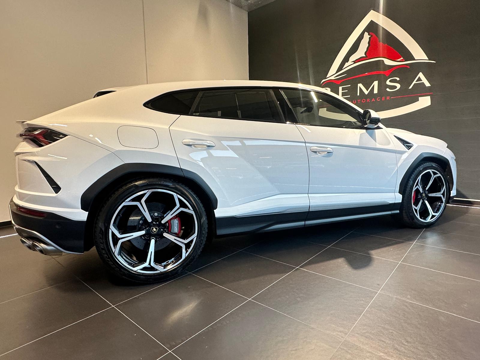 LAMBORGHINI Urus E-Gear-image-3
