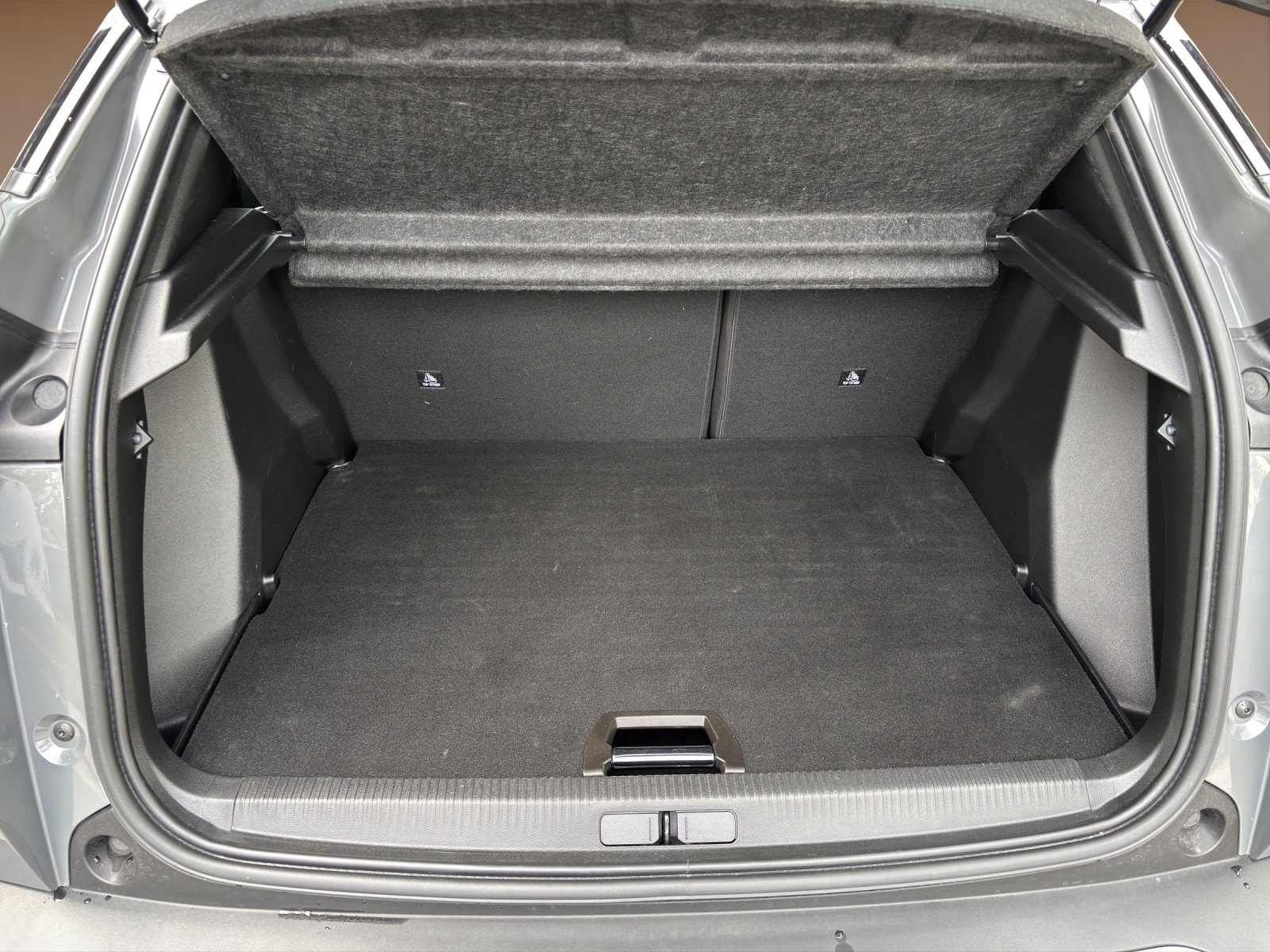 PEUGEOT 2008 1.2 PureTech GT-image-12