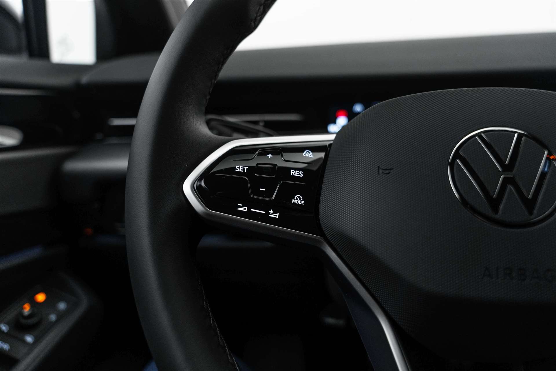 VW ID.7 Tourer Limited Edition 77kWh 285PS Automat-image-14