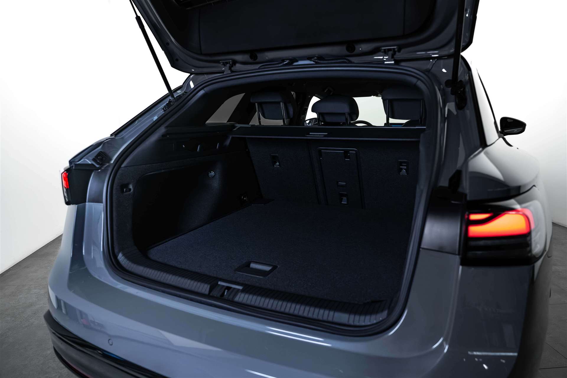 VW ID.7 Tourer Limited Edition 77kWh 285PS Automat-image-4
