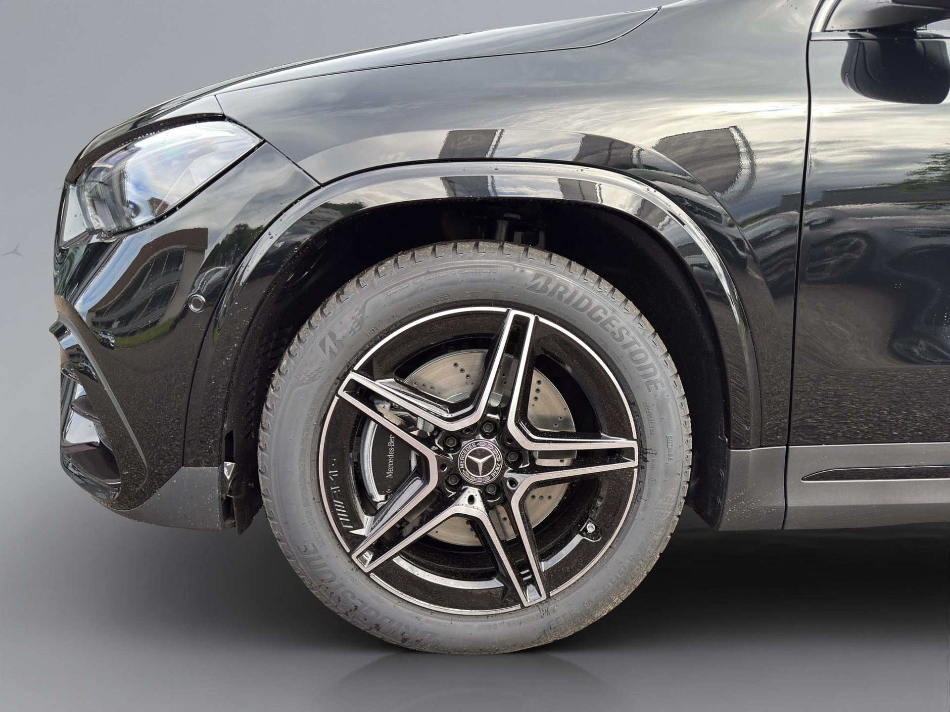 MERCEDES-BENZ GLA 250 Swiss Star AMG Line 4matic-showroom-element-3