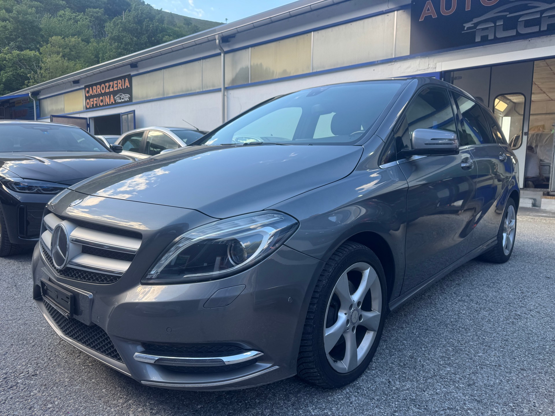 MERCEDES-BENZ B 180 7G-DCT-image-4
