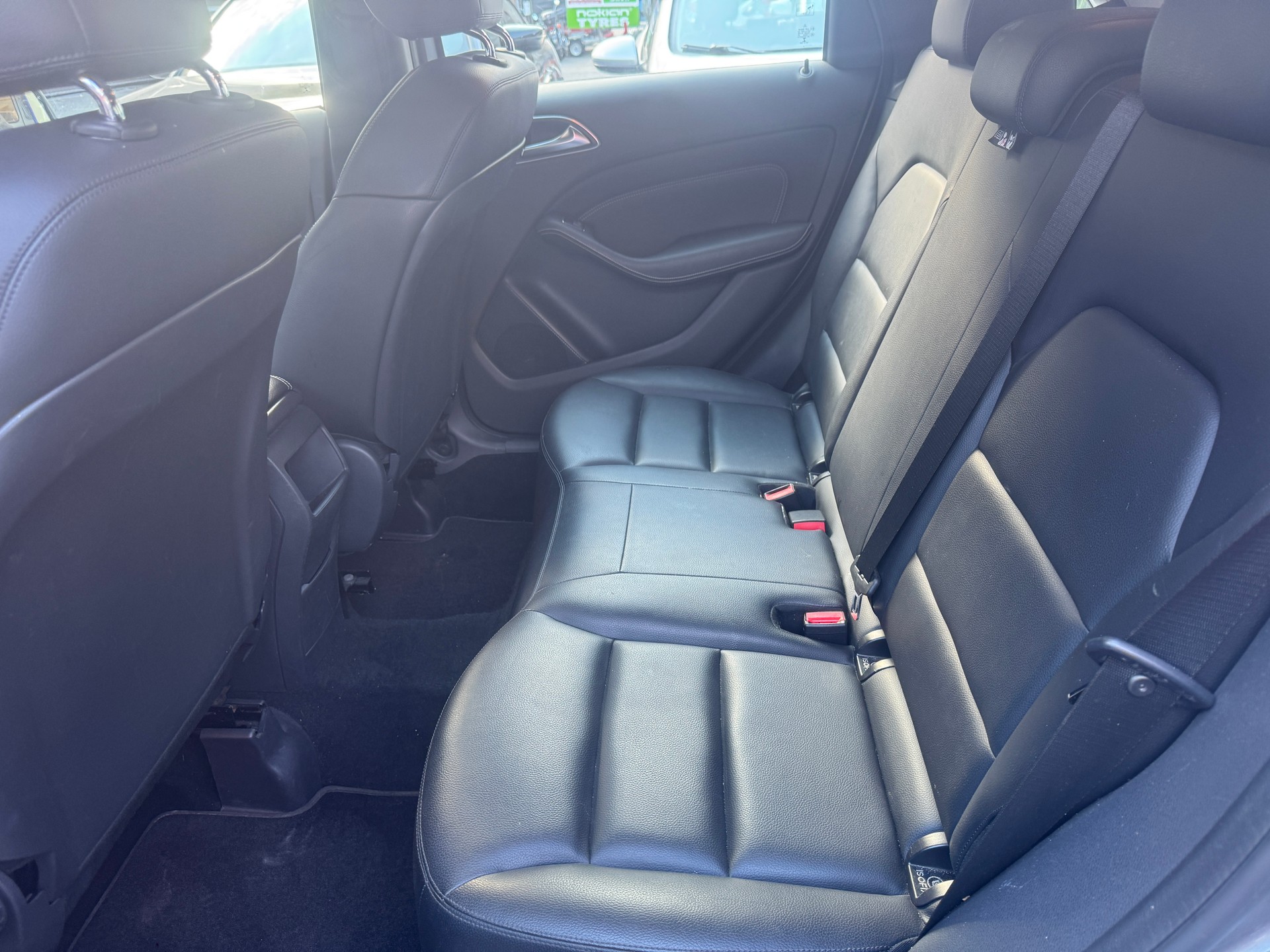 MERCEDES-BENZ B 180 7G-DCT-image-9