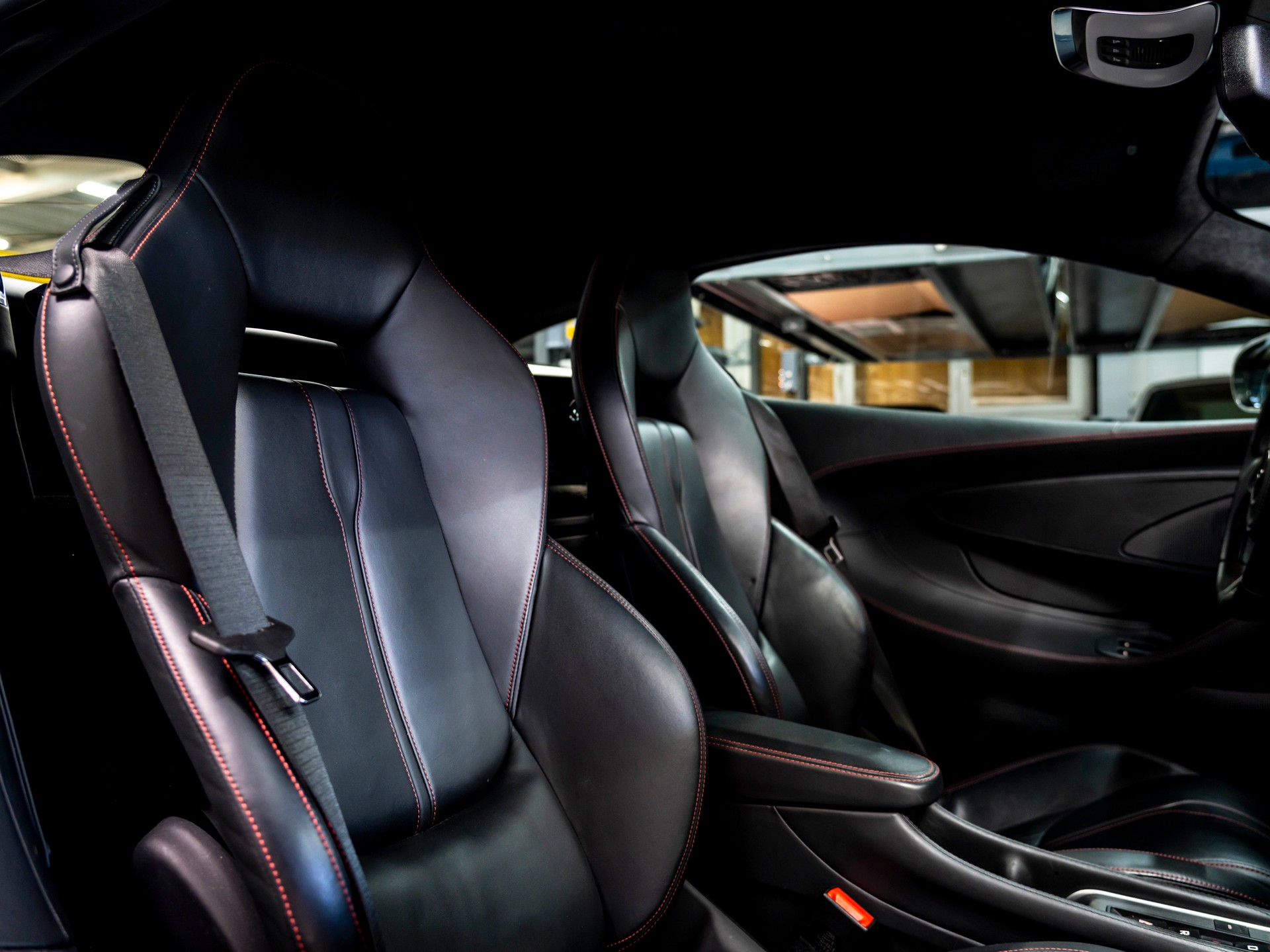 McLAREN 570S Coupé 3.8 V8 SSG-image-25
