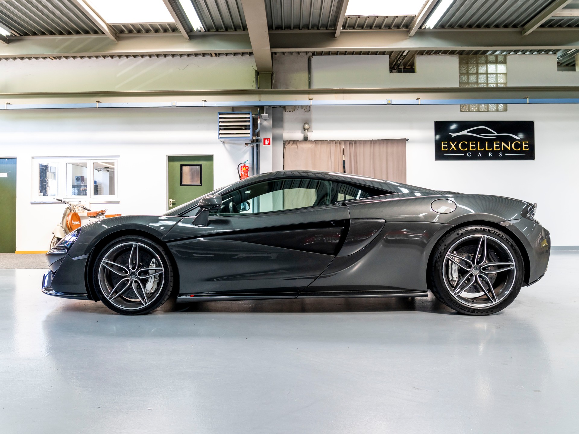 McLAREN 570S Coupé 3.8 V8 SSG-image-6
