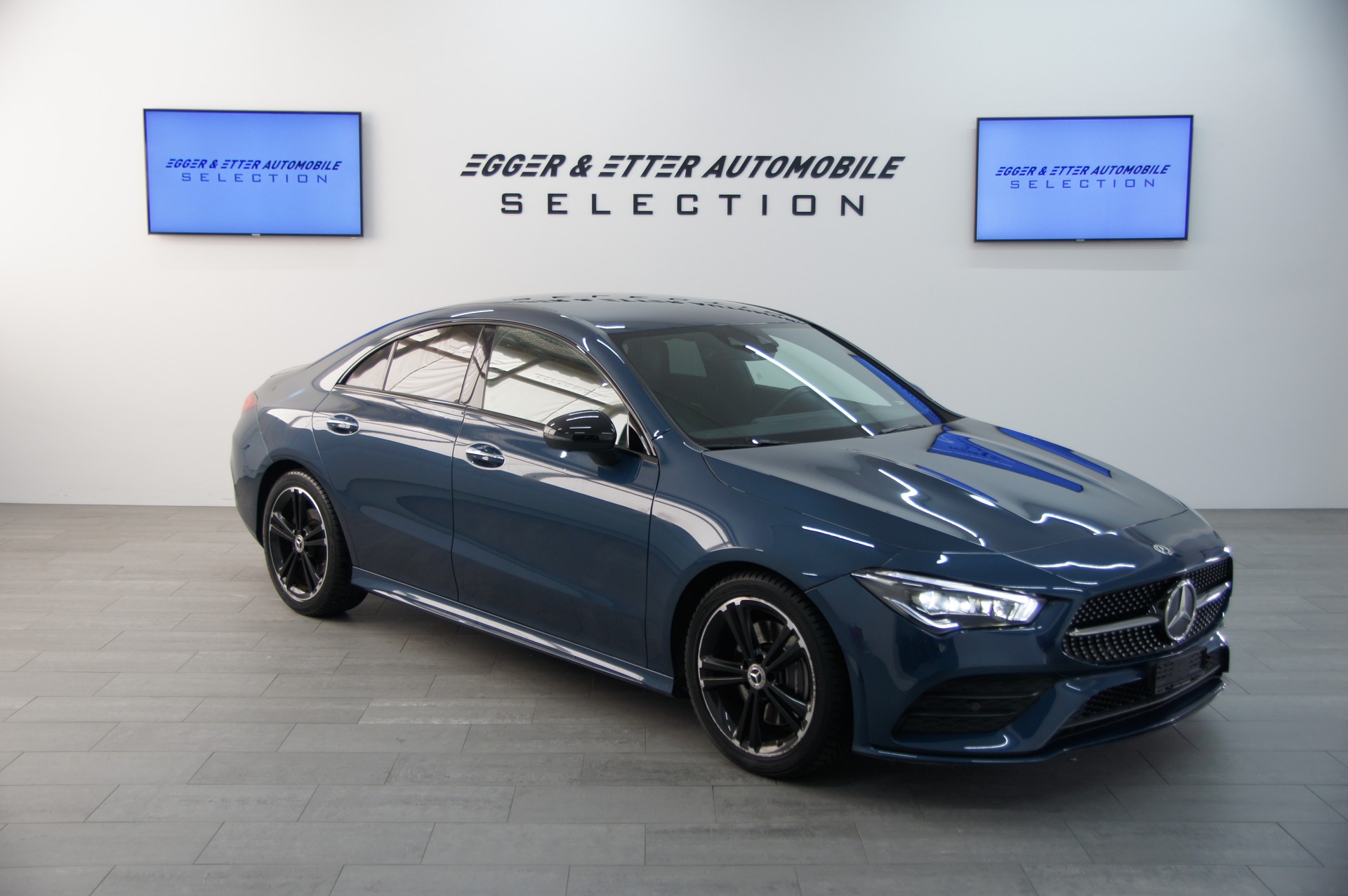 MERCEDES-BENZ CLA 200 AMG Line-showroom-element-2