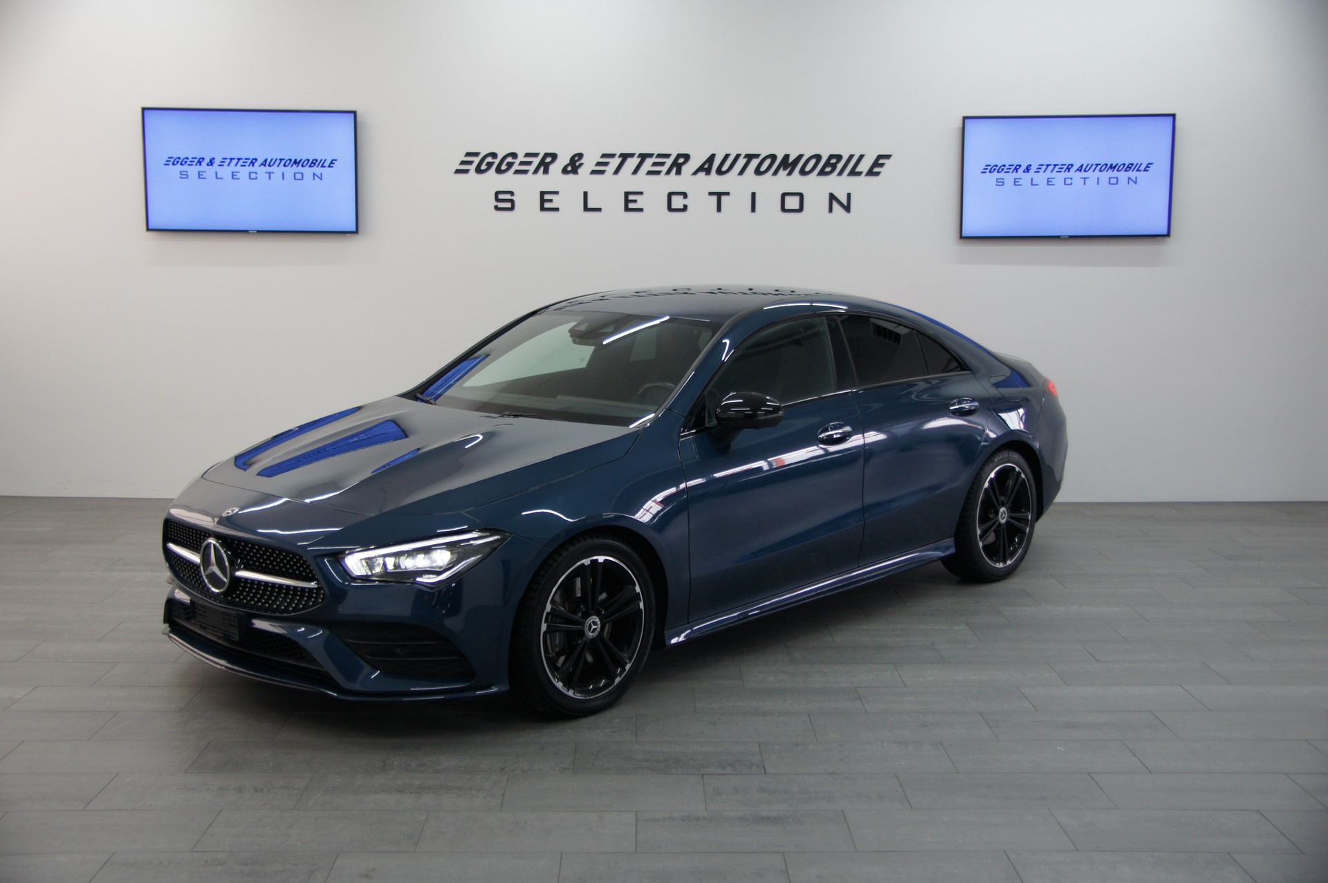 MERCEDES-BENZ CLA 200 AMG Line-showroom-element-1