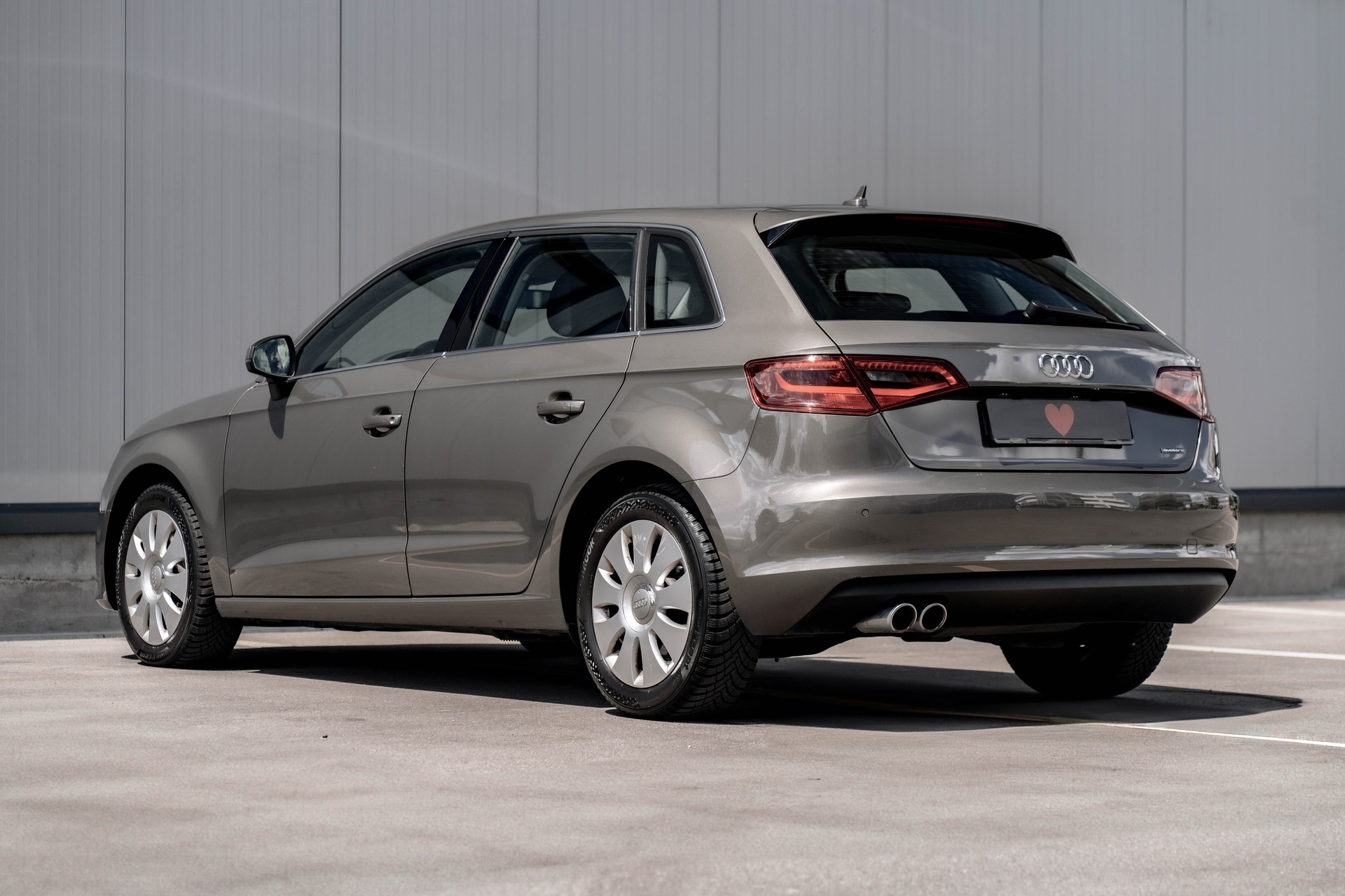 AUDI A3 Sportback 2.0 TDI Ambiente quattro S-tronic * traumhafte Ausstattung *-image-5