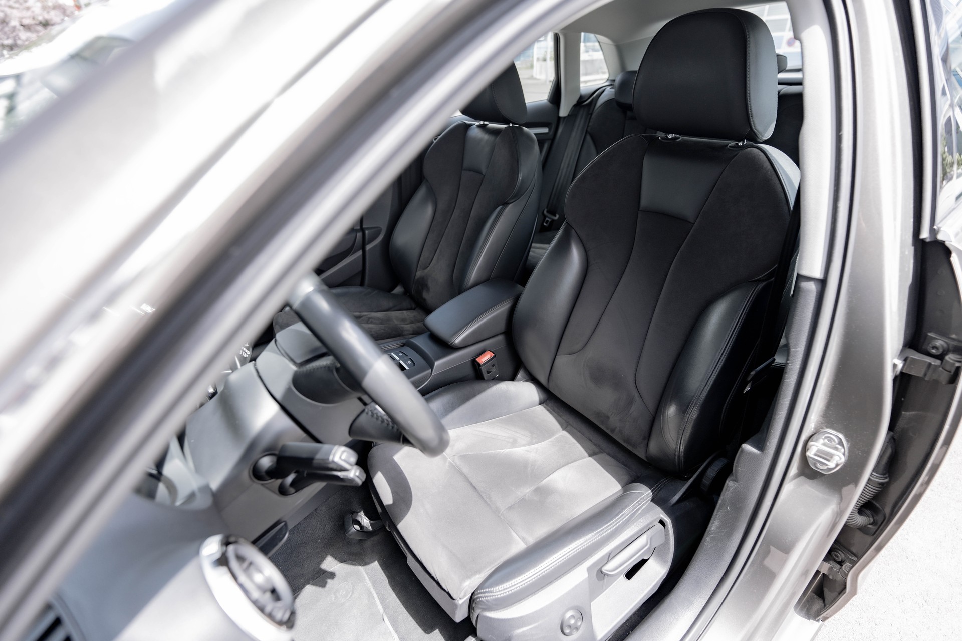 AUDI A3 Sportback 2.0 TDI Ambiente quattro S-tronic * traumhafte Ausstattung *-image-12